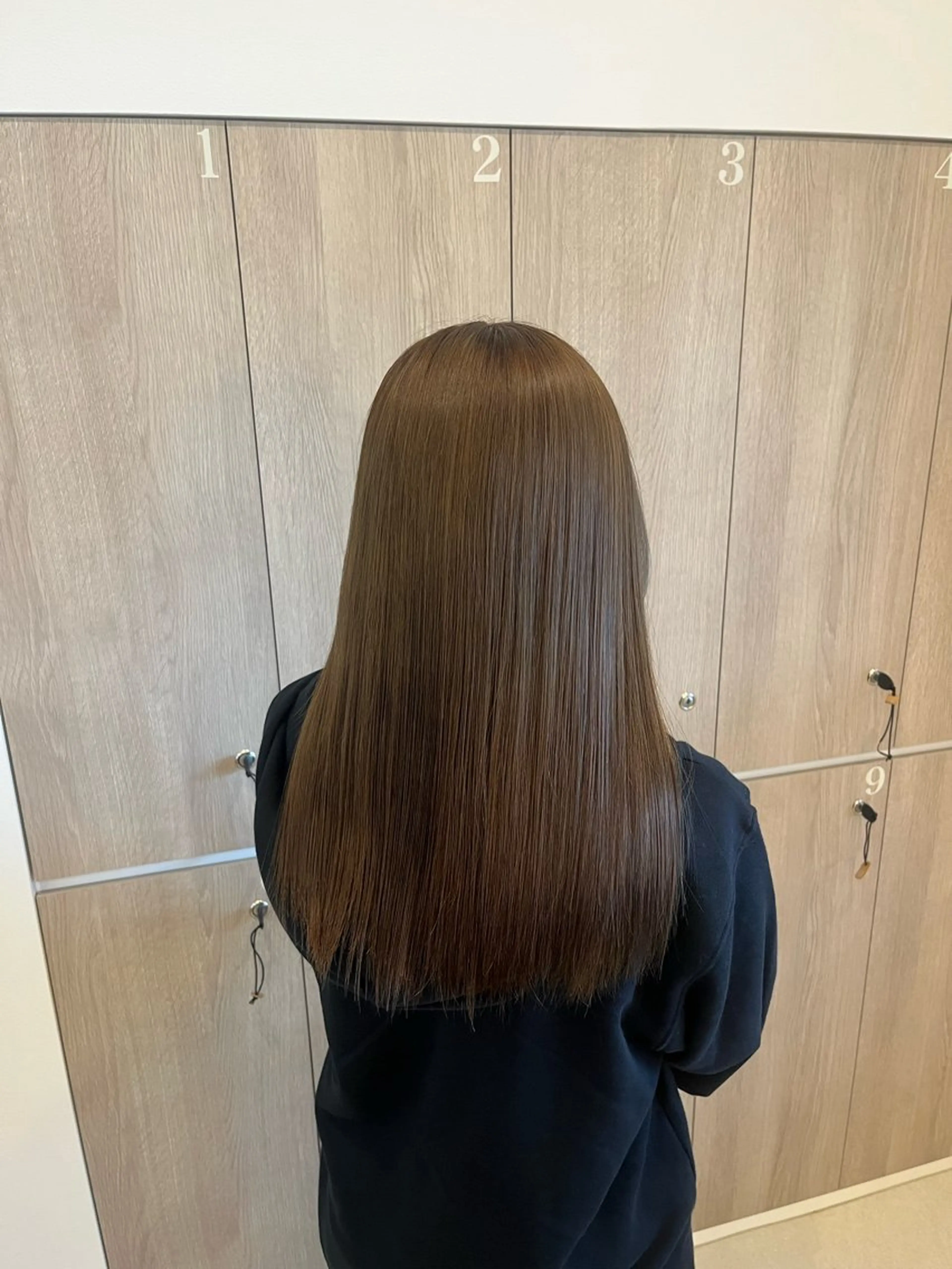 カラー ルプラボウ 鈴木 莉菜のヘアスタイル