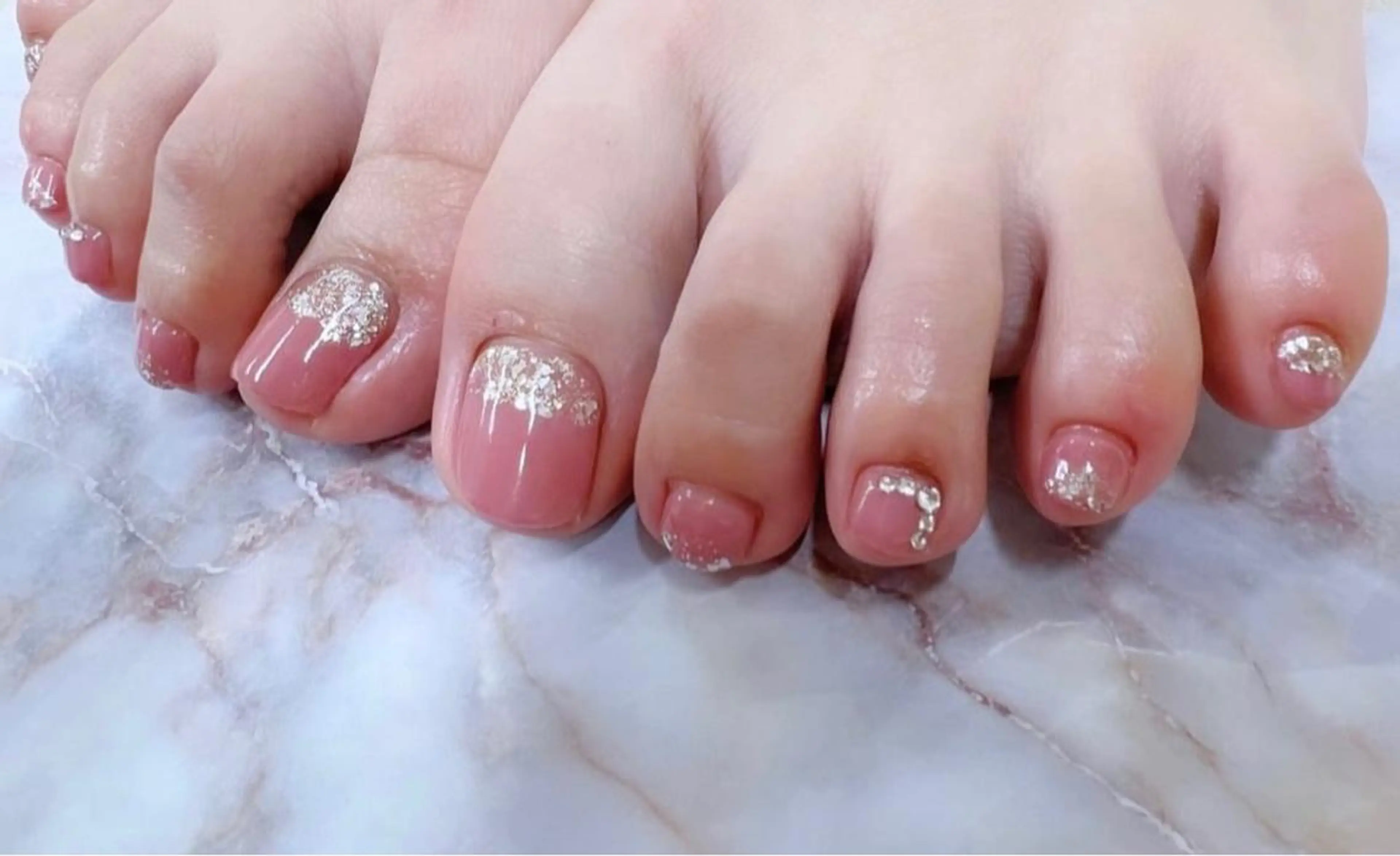 【ご新規様】オフ無料✨定額フットジェルネイル✨の写真