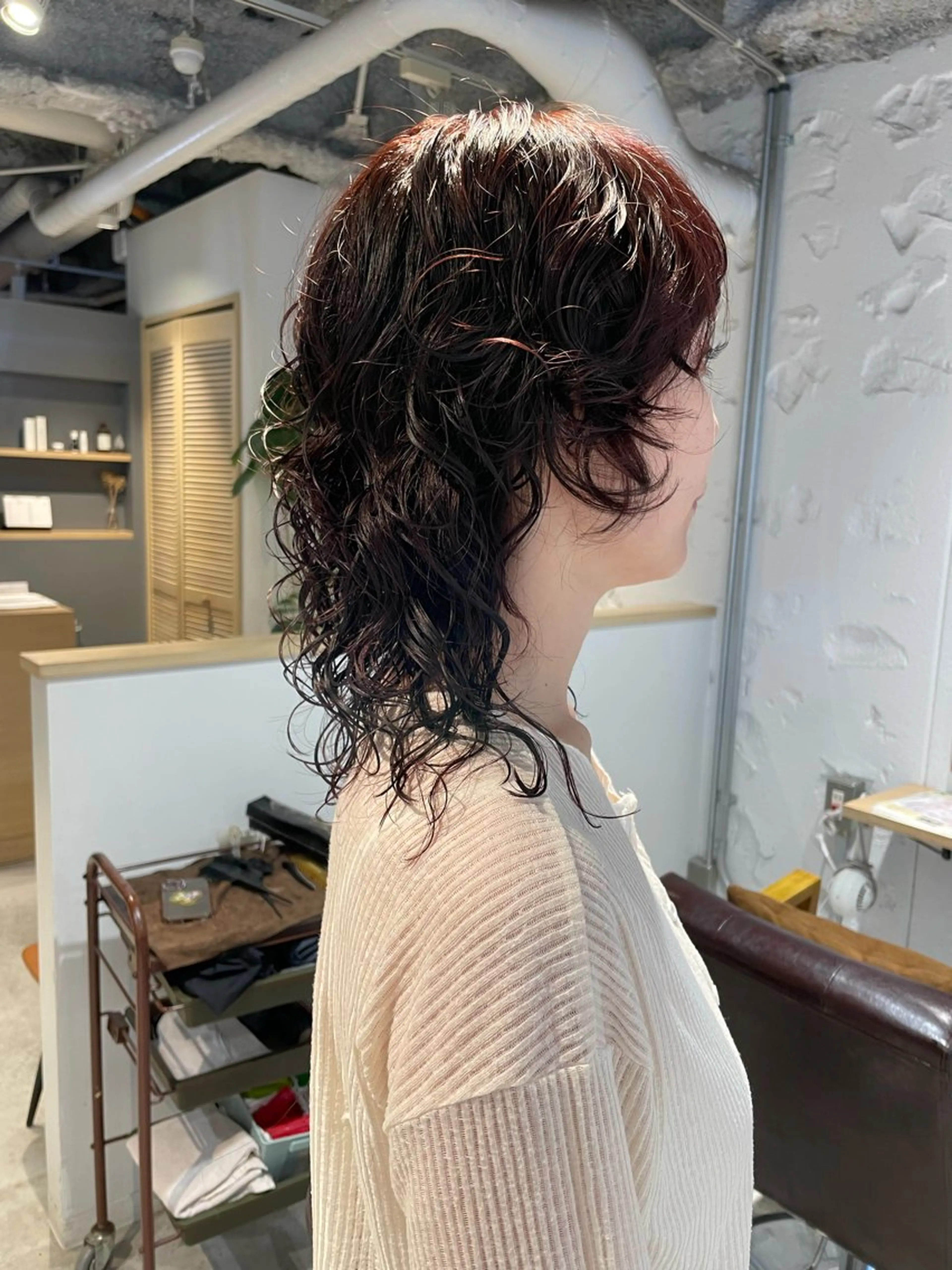 ミディアム カラー パーマ ミディアムパーマ 伸ばしかけ ウルフカット レイヤー×初 パーマ|hinakoのヘアスタイル