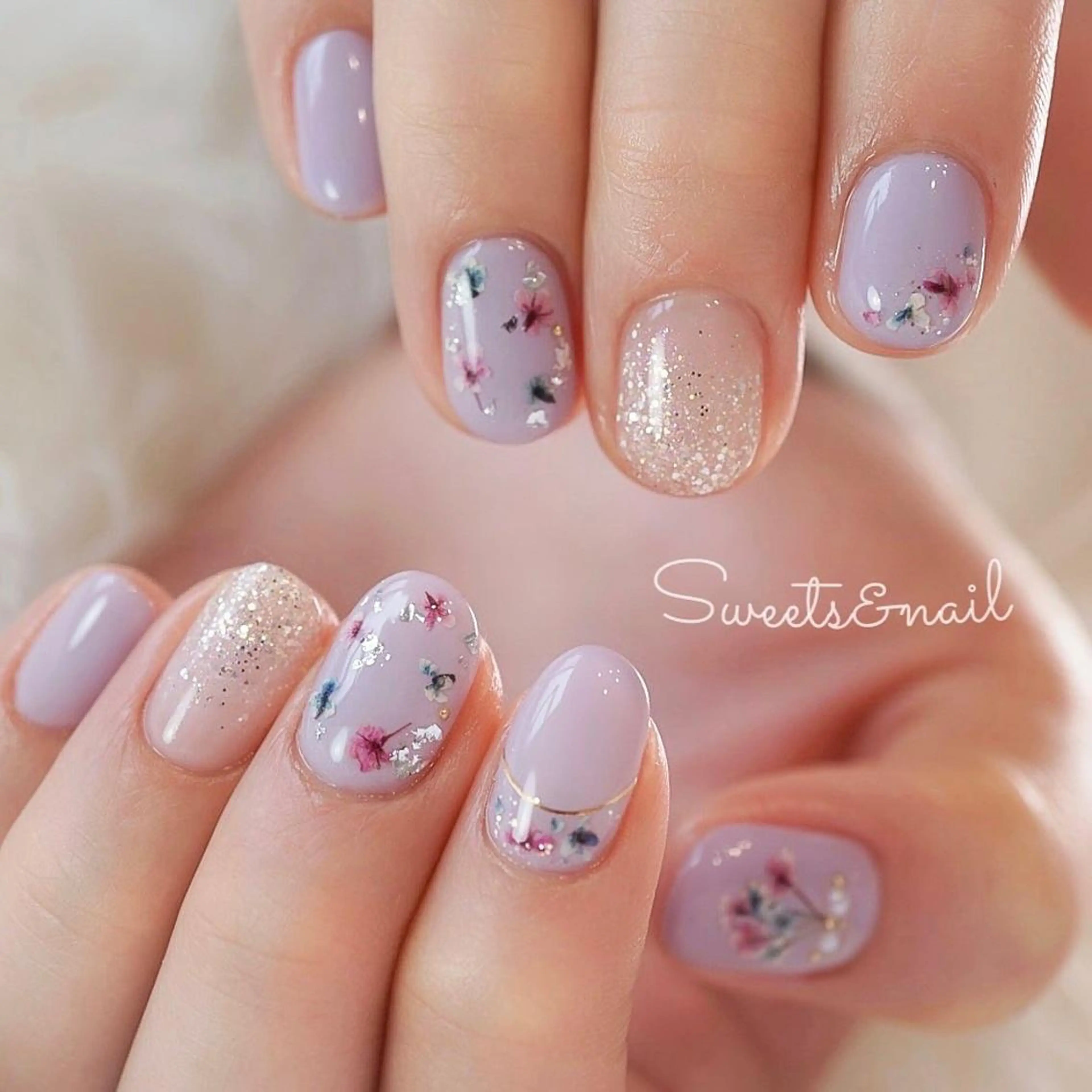ネイル フラワーネイル ジェルネイル ラメ(グリッター) 水色 ピンク Sweets& nail みなこのネイルデザイン