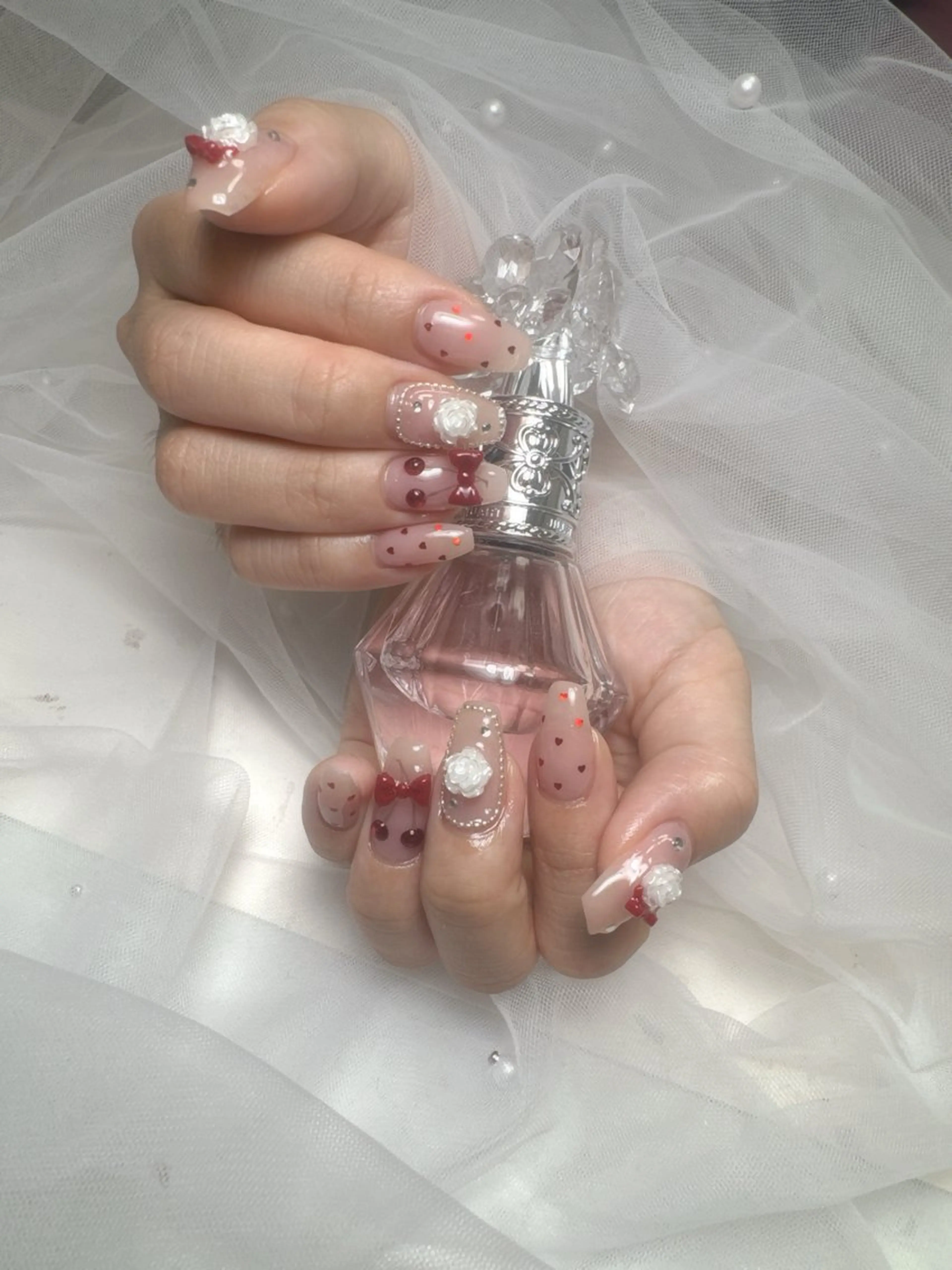 ネイル キラキラネイル 韓国ネイル 持ち込み ワンホンネイル ハンドネイル Queeens nailのネイルデザイン