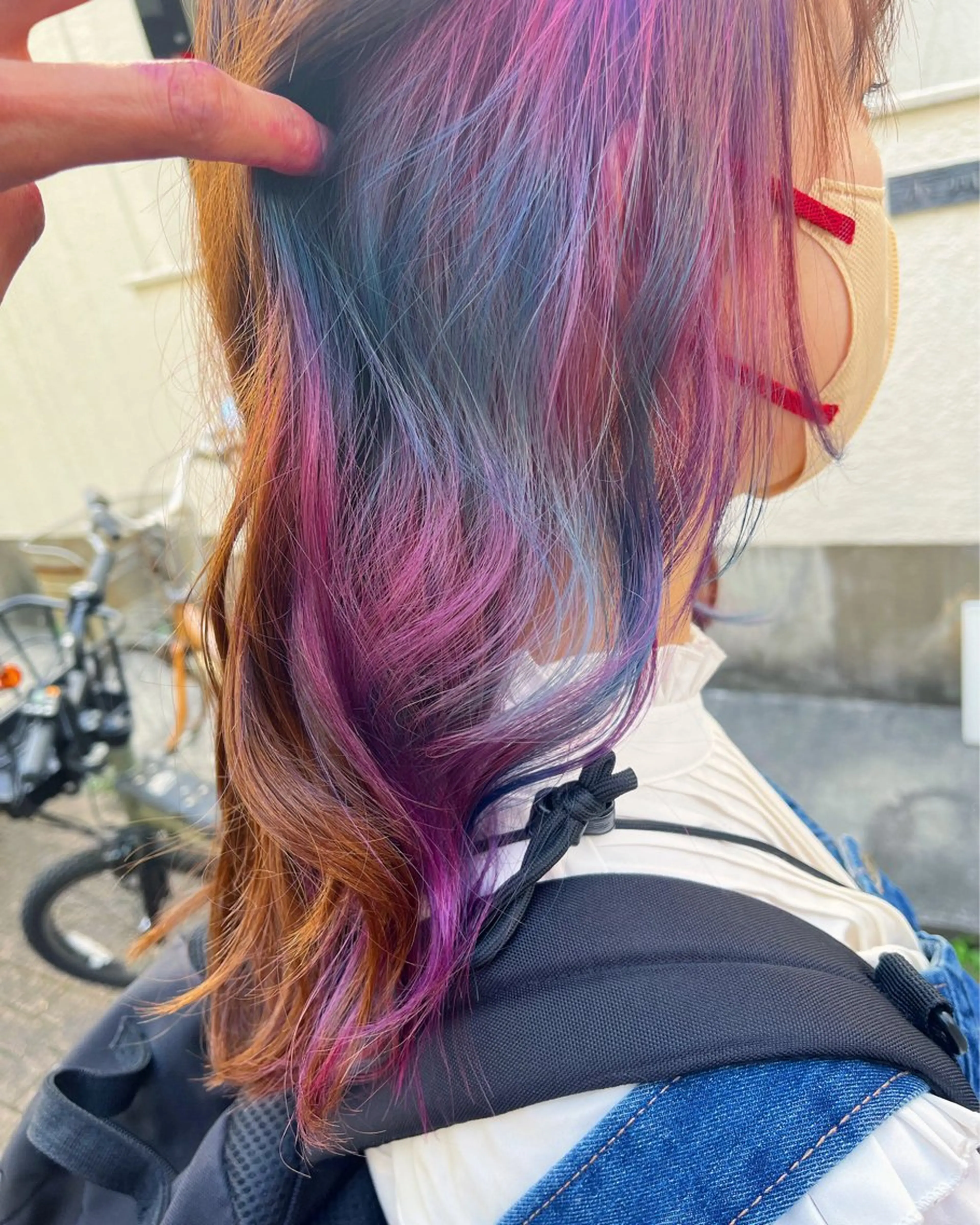 セミロング カラー ブリーチ イヤリングカラー インナーカラー ユニコーンカラー カット ヘアカラー トリートメント 原宿サロン代表 デザインカラー伊藤卓のヘアスタイル