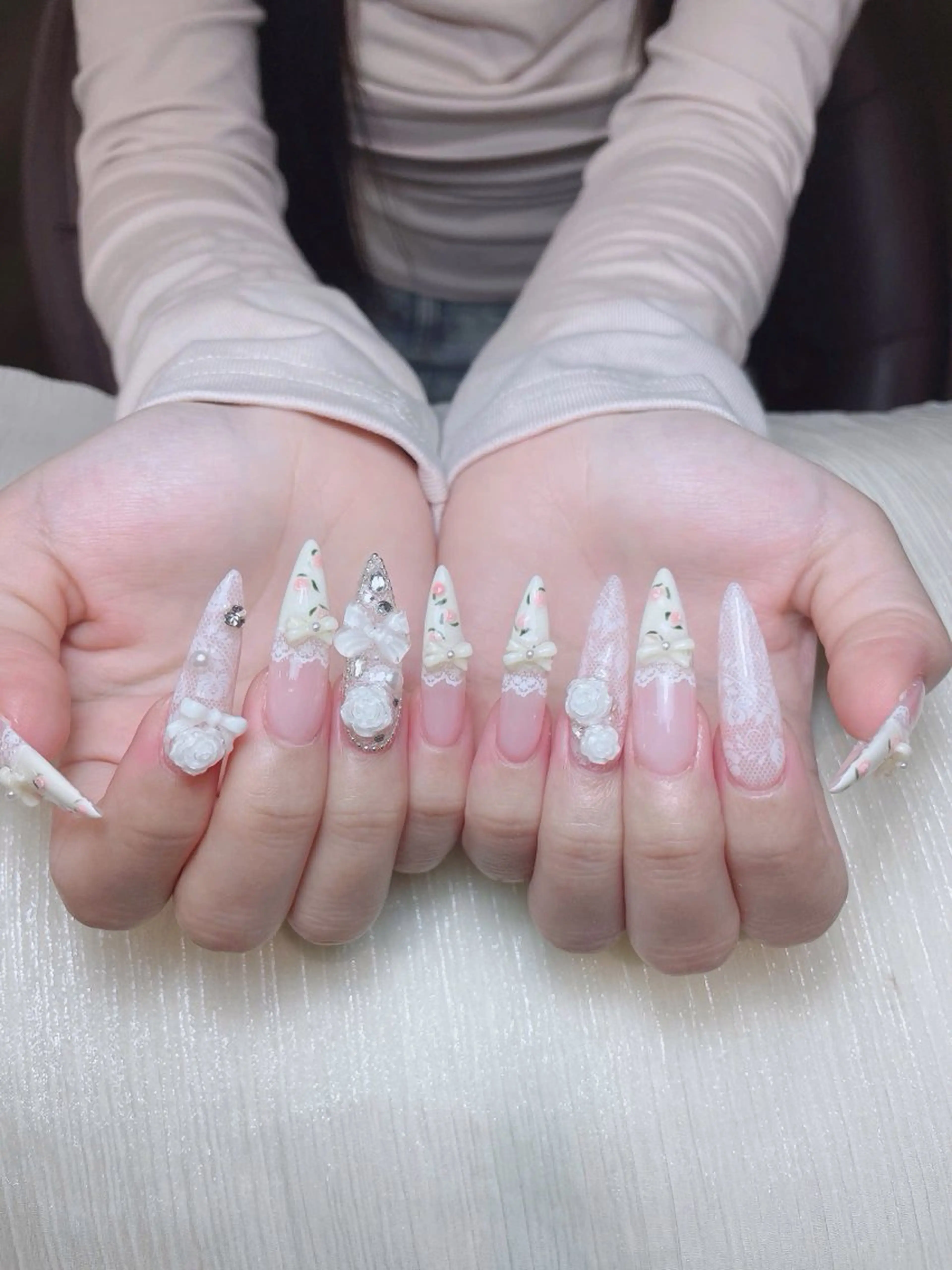ネイル オーロラネイル ボルドー ブラウン 氷ネイル・うるうるネイル キラキラネイル ハンドネイル Sora  Nail 長さ出し専門店のネイルデザイン