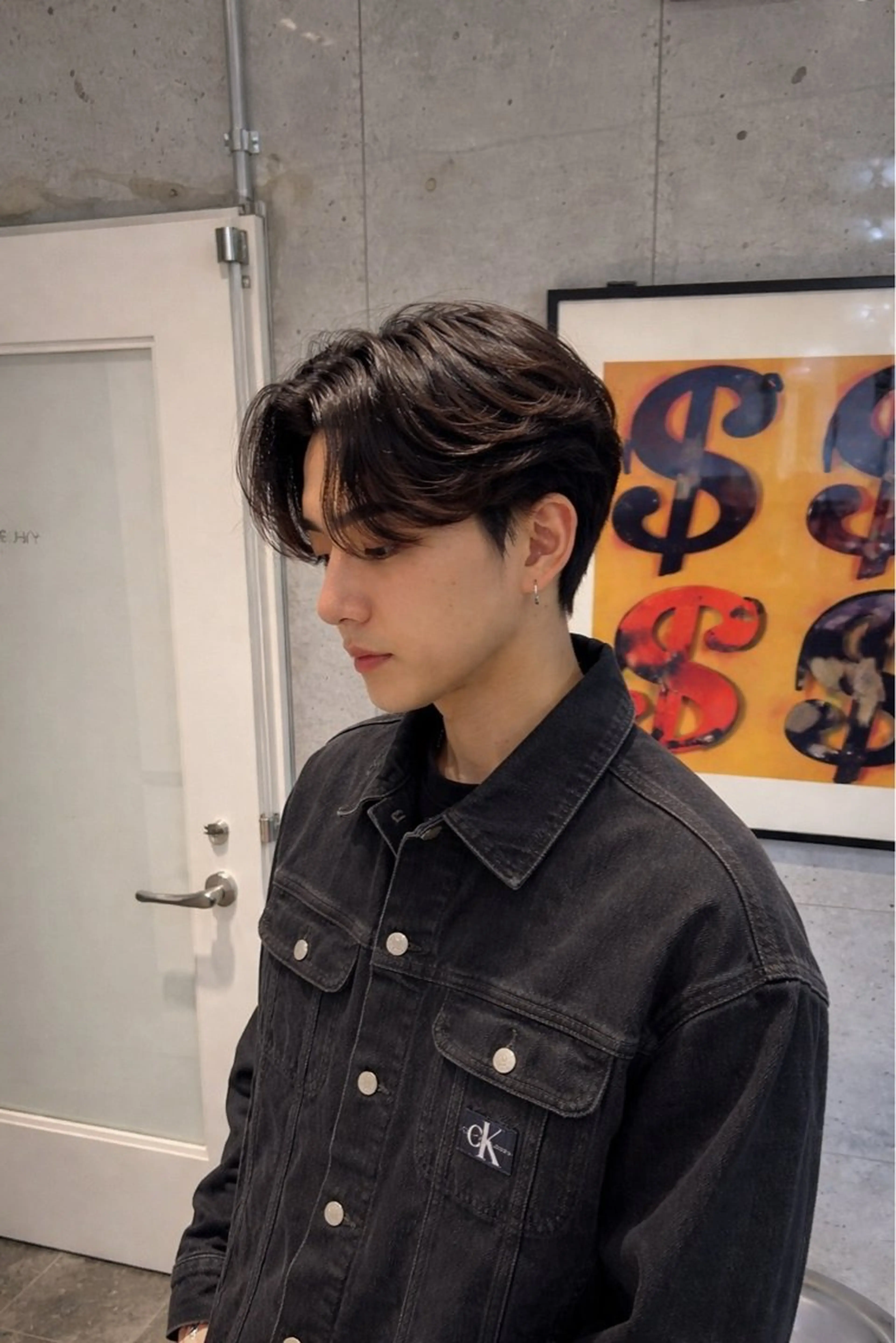 メンズ カット パーマ 赤み消し／アッシュ系 ／ダウンパーマ／優斗のヘアスタイル