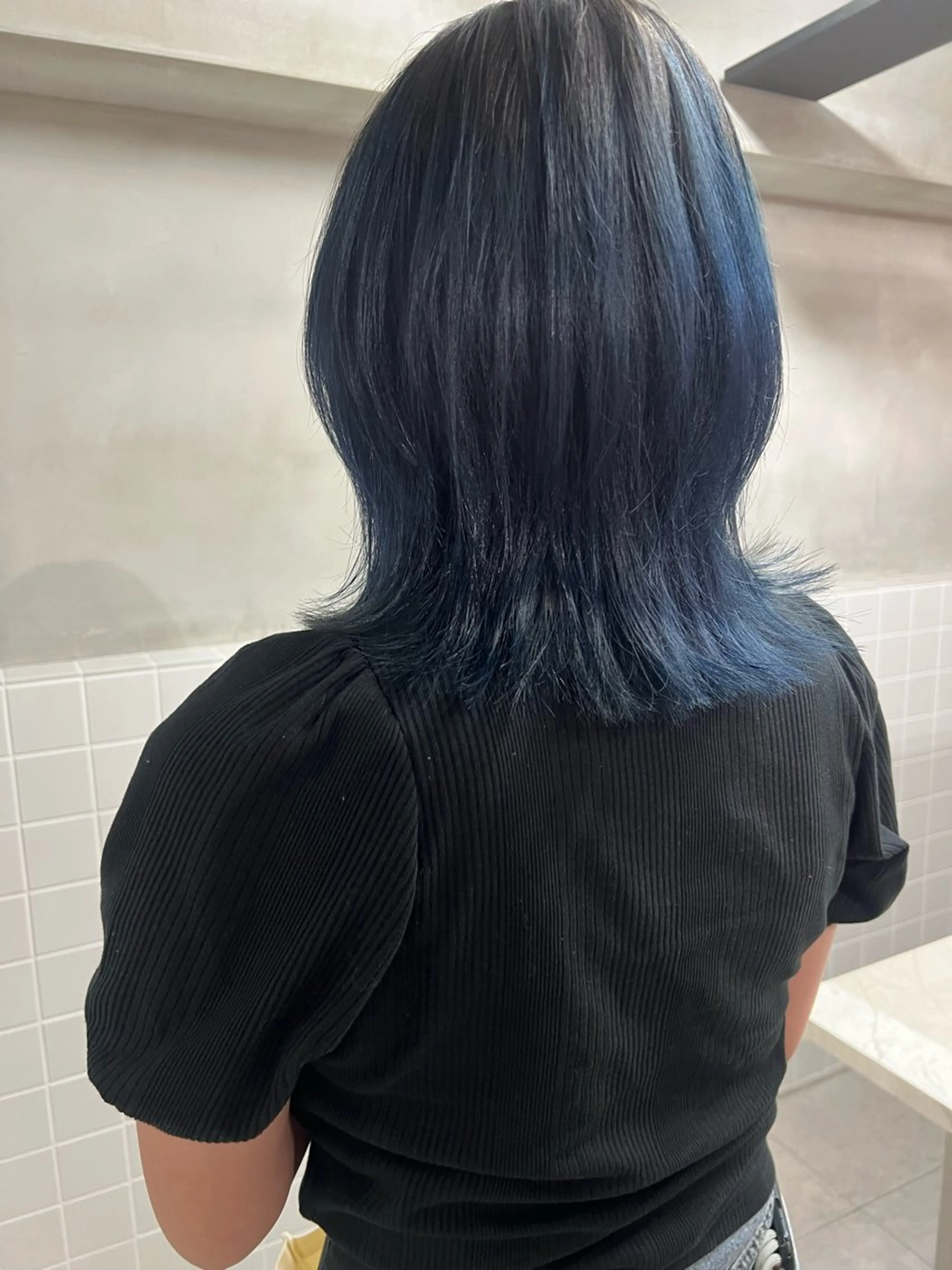 ミディアム カット ヘアカラー トリートメント RINA 【Loem】のヘアスタイル