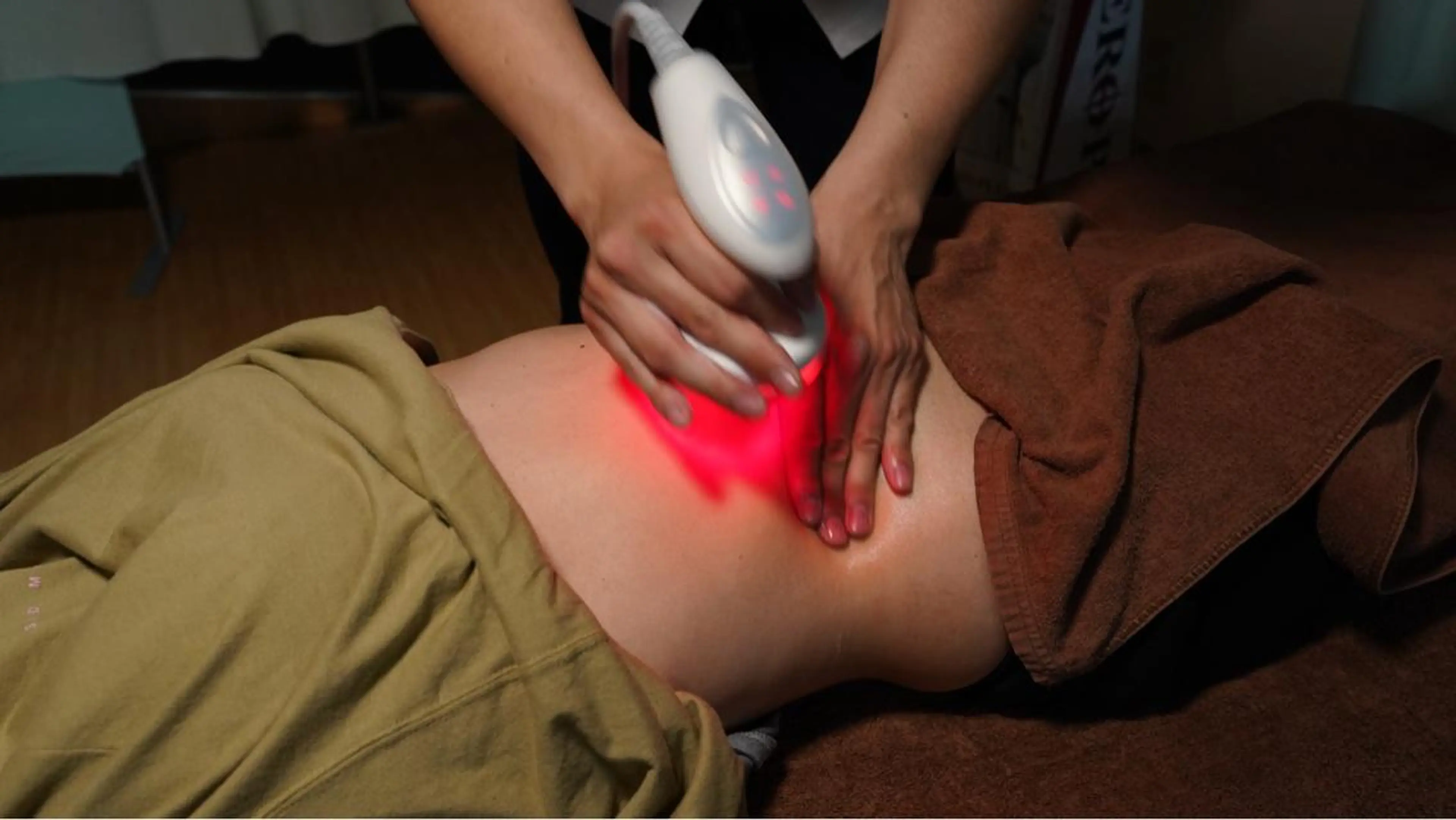 【人気NO.3】 寝ながらダイエット　骨盤姿勢矯正＋楽トレ＋腹部エステ　週2回1ヶ月コースの写真