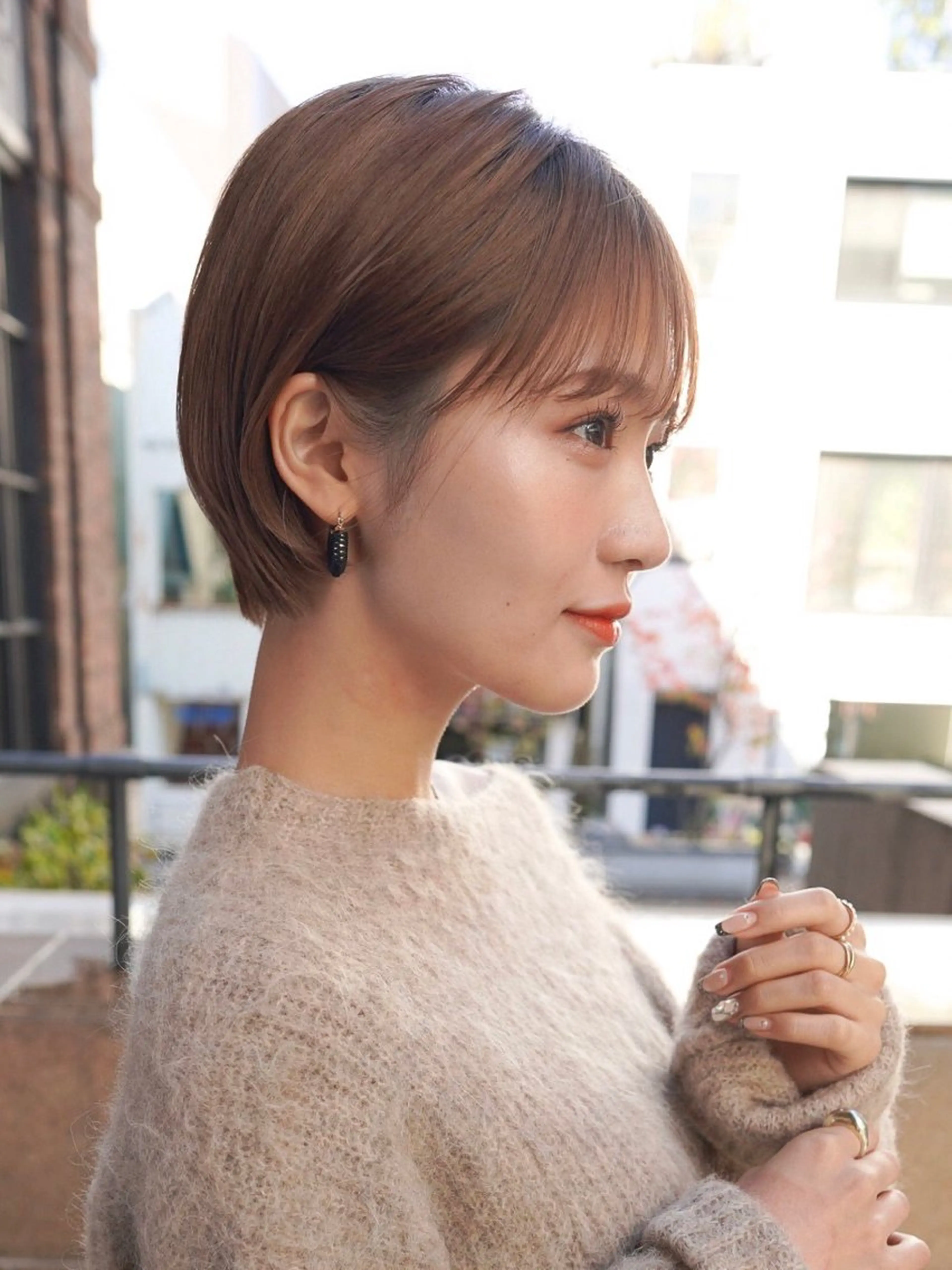 ショート ショートヘア 切りっぱなしボブ/ 艶カラー/綾莉のヘアスタイル