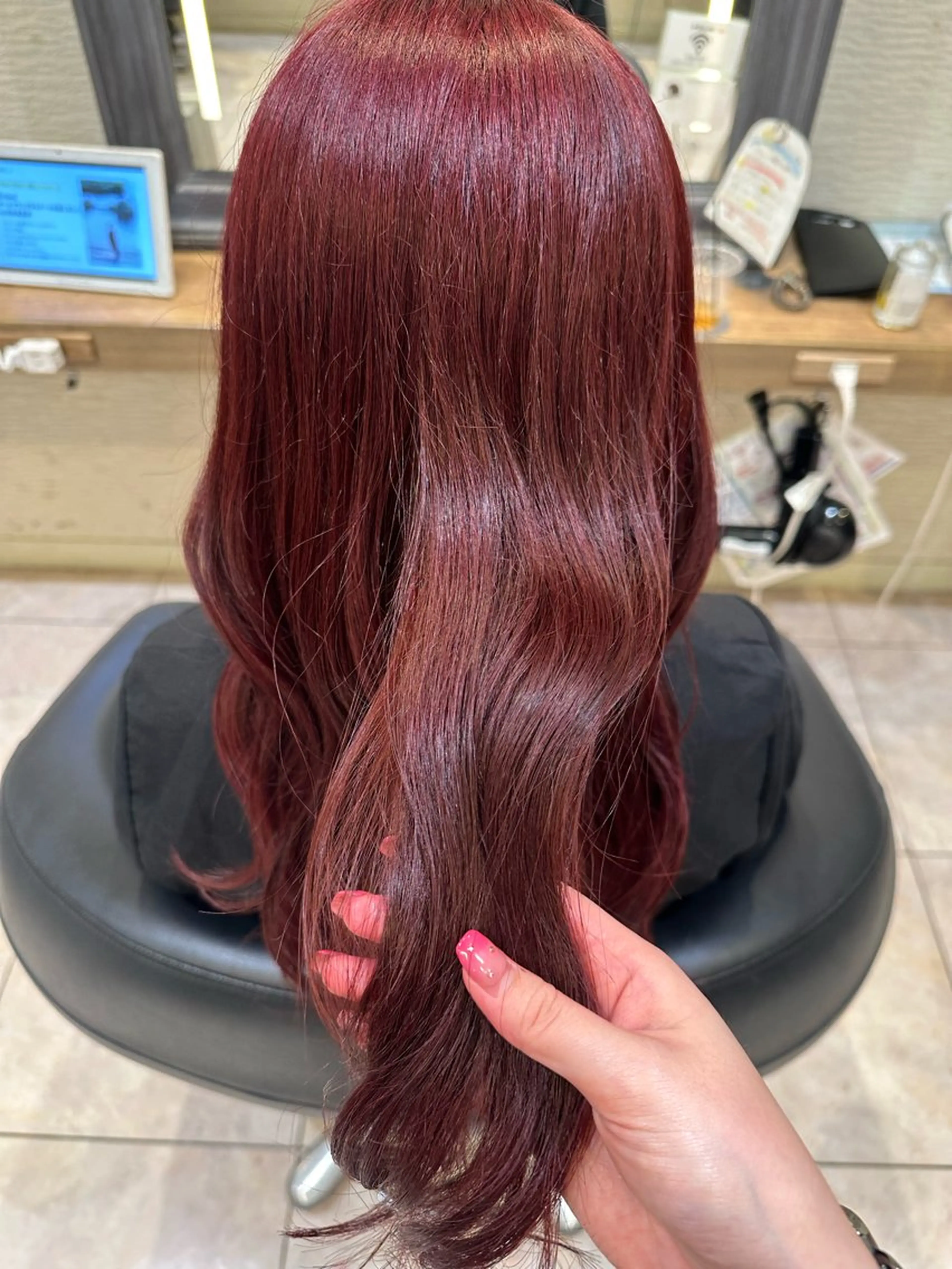 カラー パーマ×レイヤー| カラー カホ🪩🤍のヘアスタイル