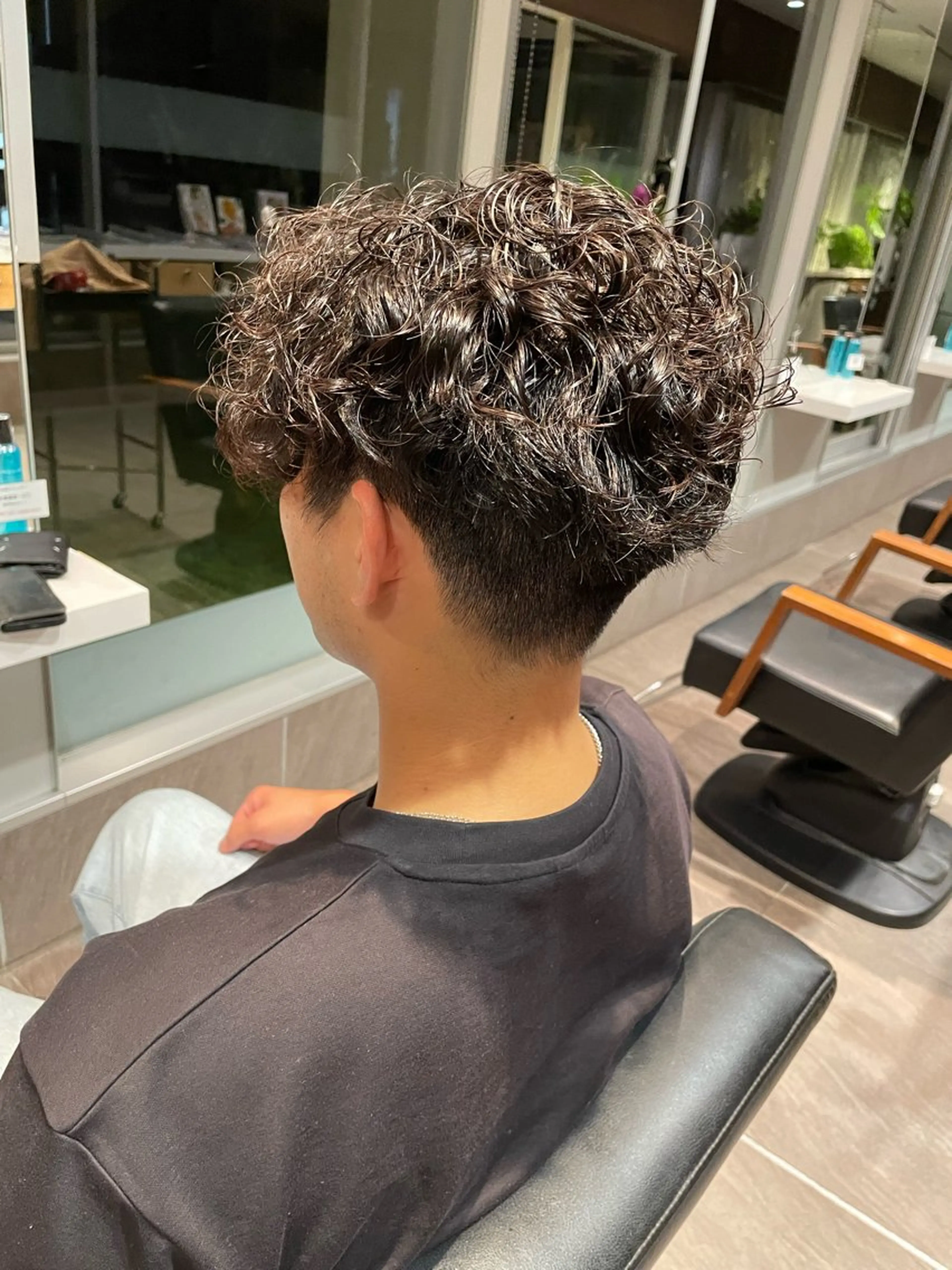 ショート パーマ メンズ メンズパーマ プードルパーマ プードルパーマ カット パーマ レイヤーカット/顔 周りカット/髪質改善のヘアスタイル