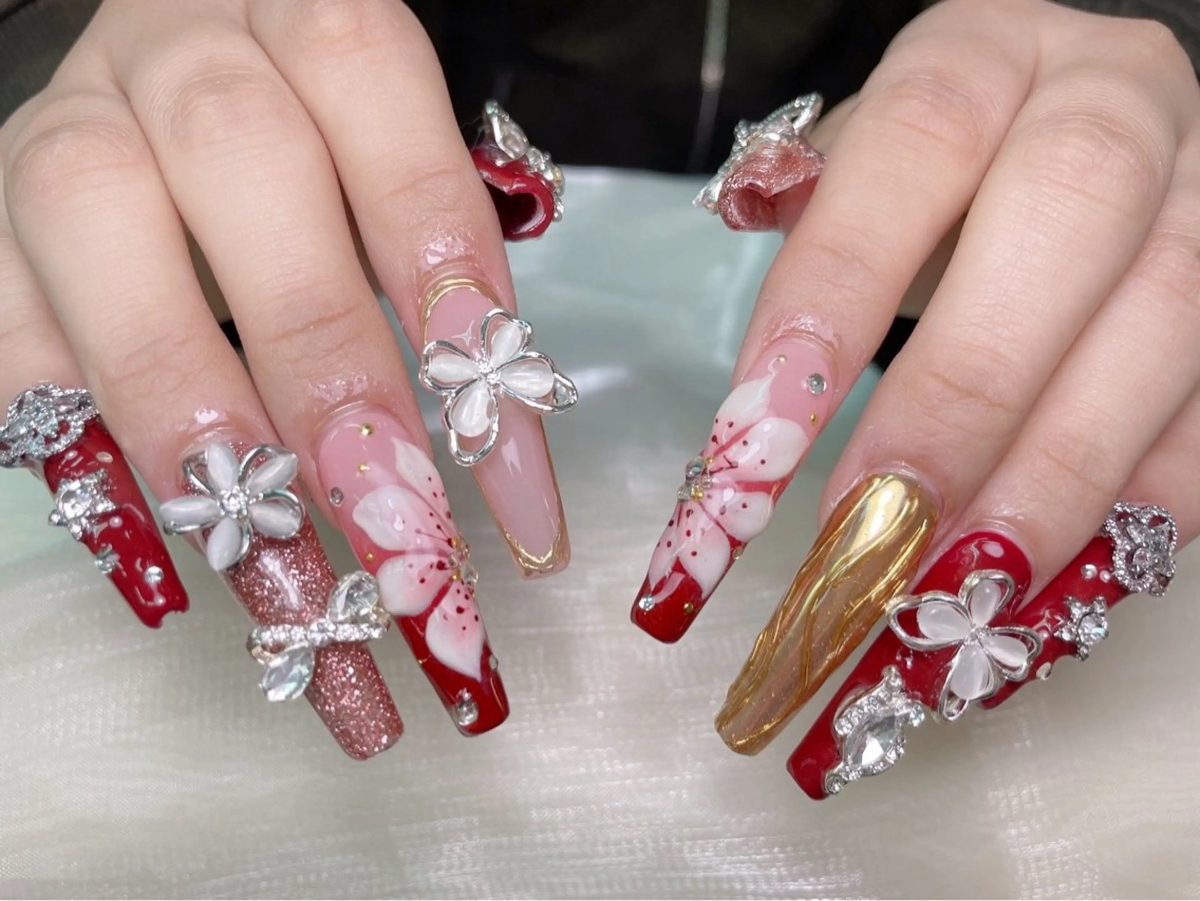 ネイル 成人式 ハンドネイル lucky nail 歌舞伎町のネイルデザイン