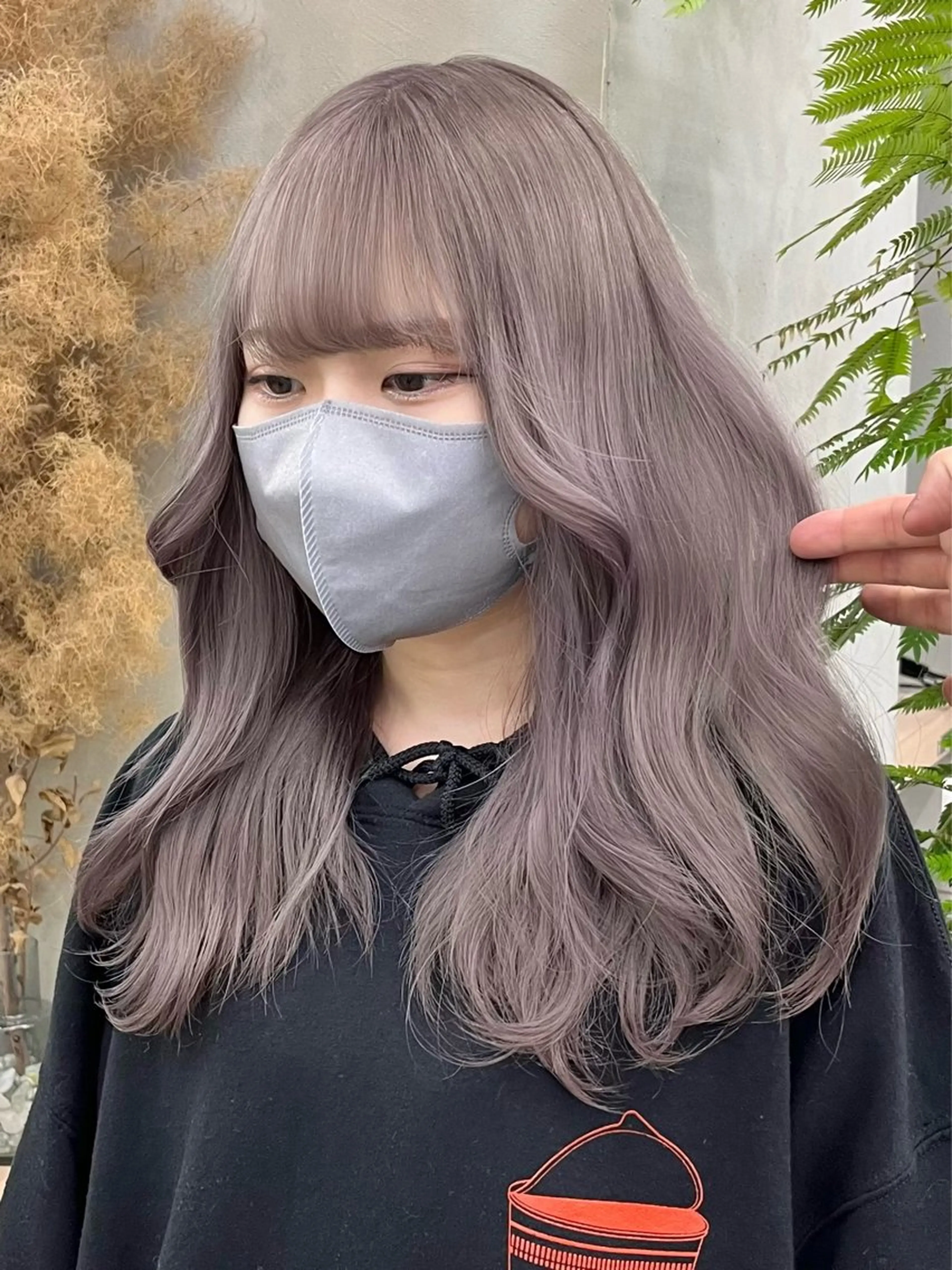 セミロング カラー イツク ⚡️ ルーツ/ハイトーンのヘアスタイル