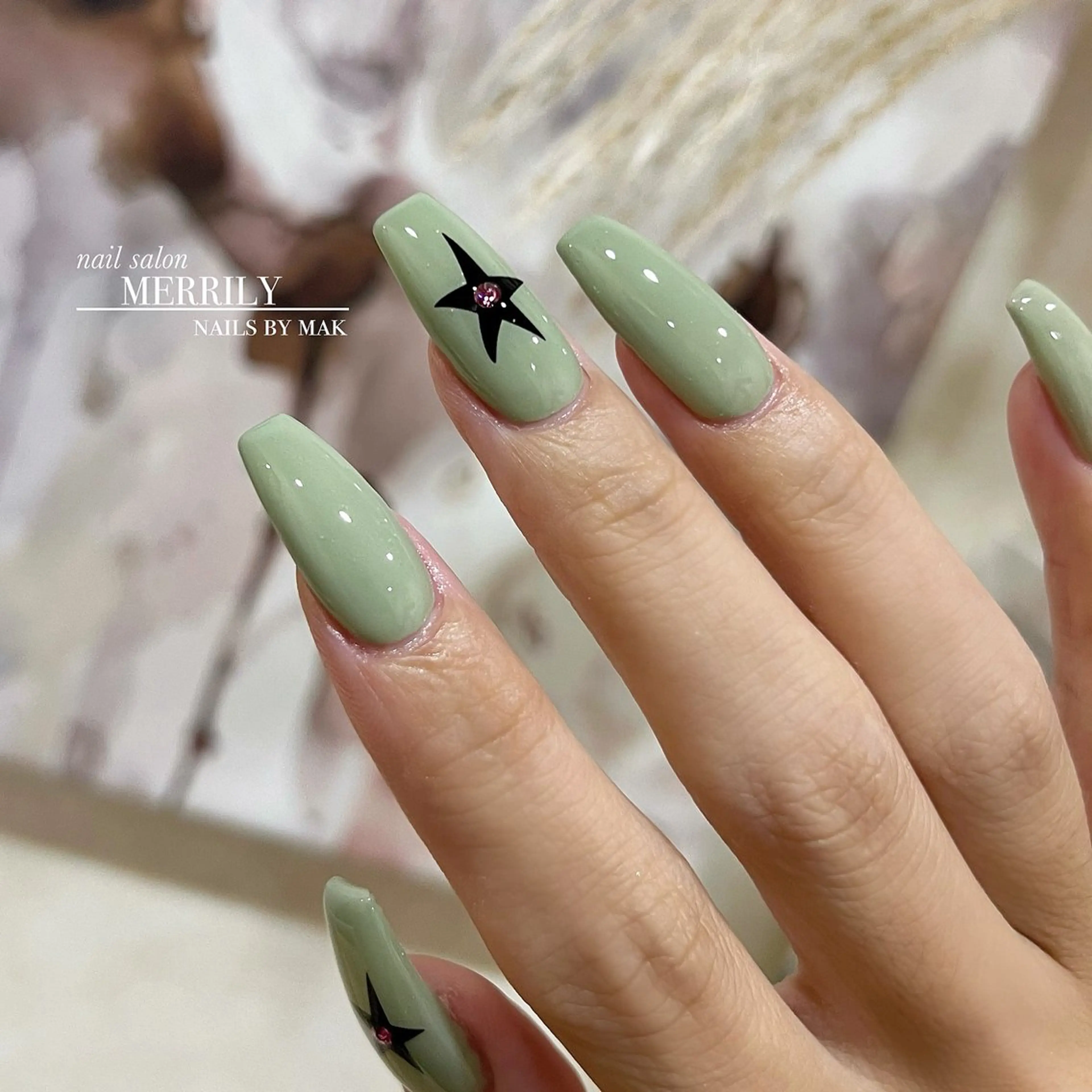 ネイル グリーン ハンドネイル salon de Chéli所属・salon de Cheliのネイルデザイン