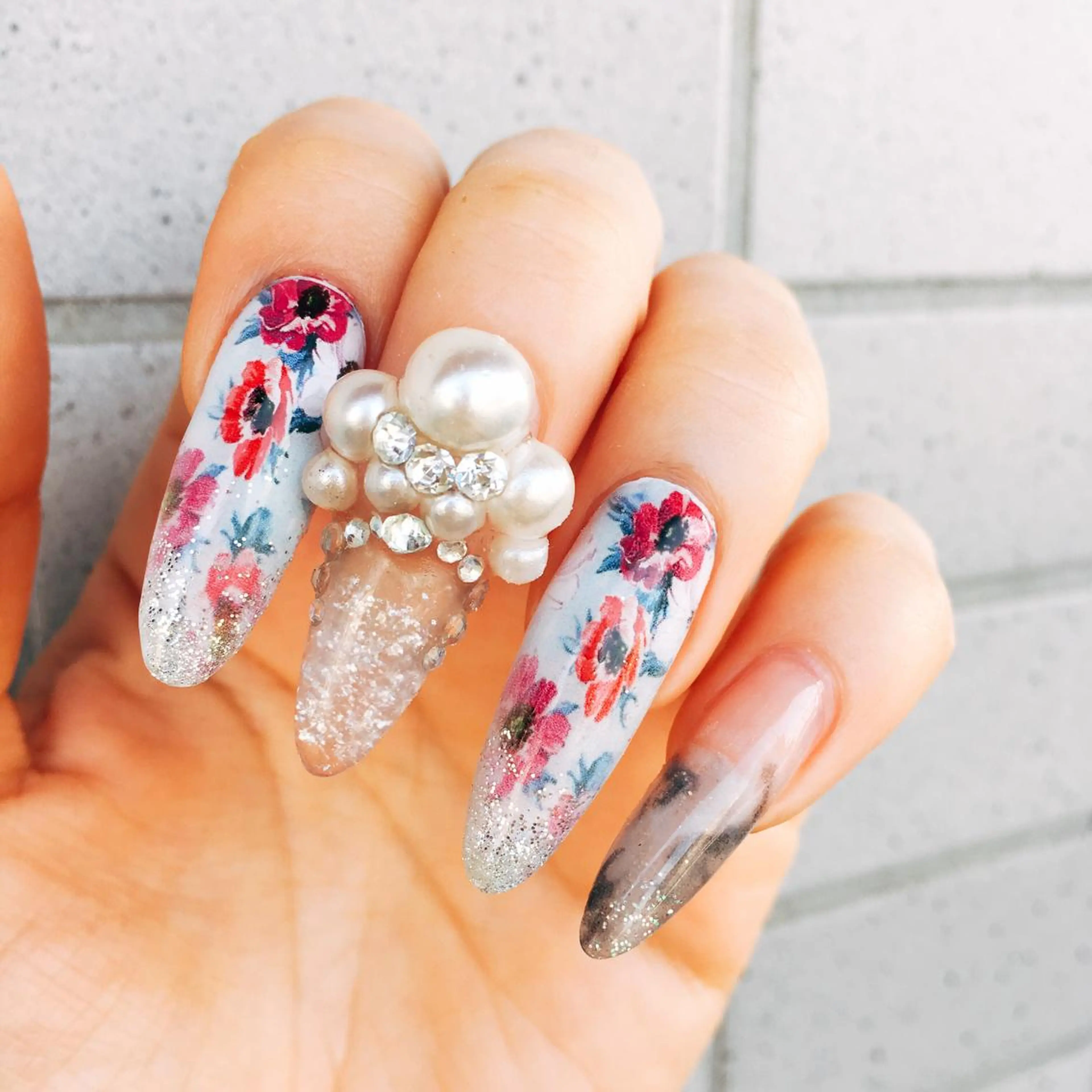 ネイル nail salon Emi la beaute 心斎橋店所属・坪野 めぐみのネイルデザイン