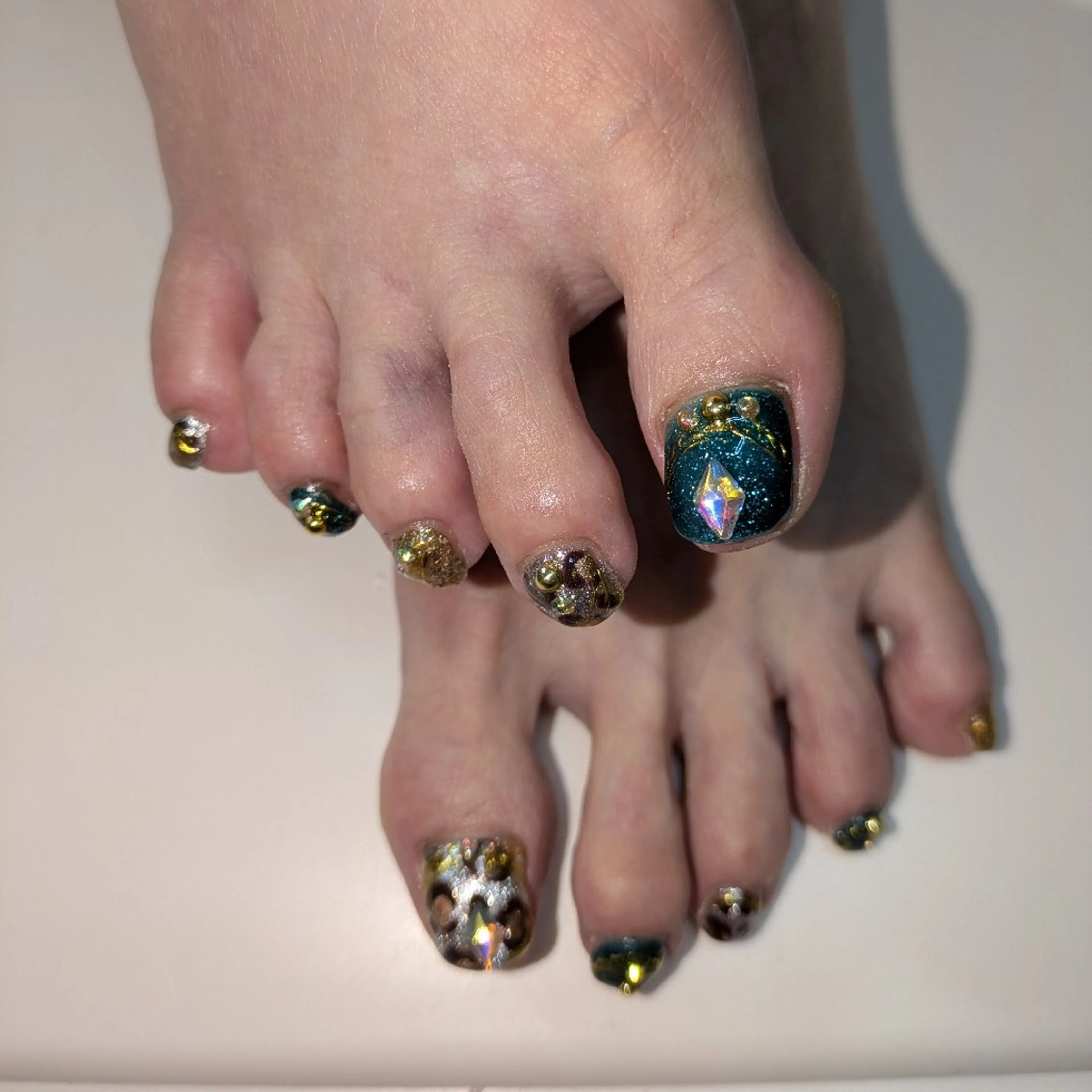 ネイル エステとネイル ローズコンフォートのネイルデザイン