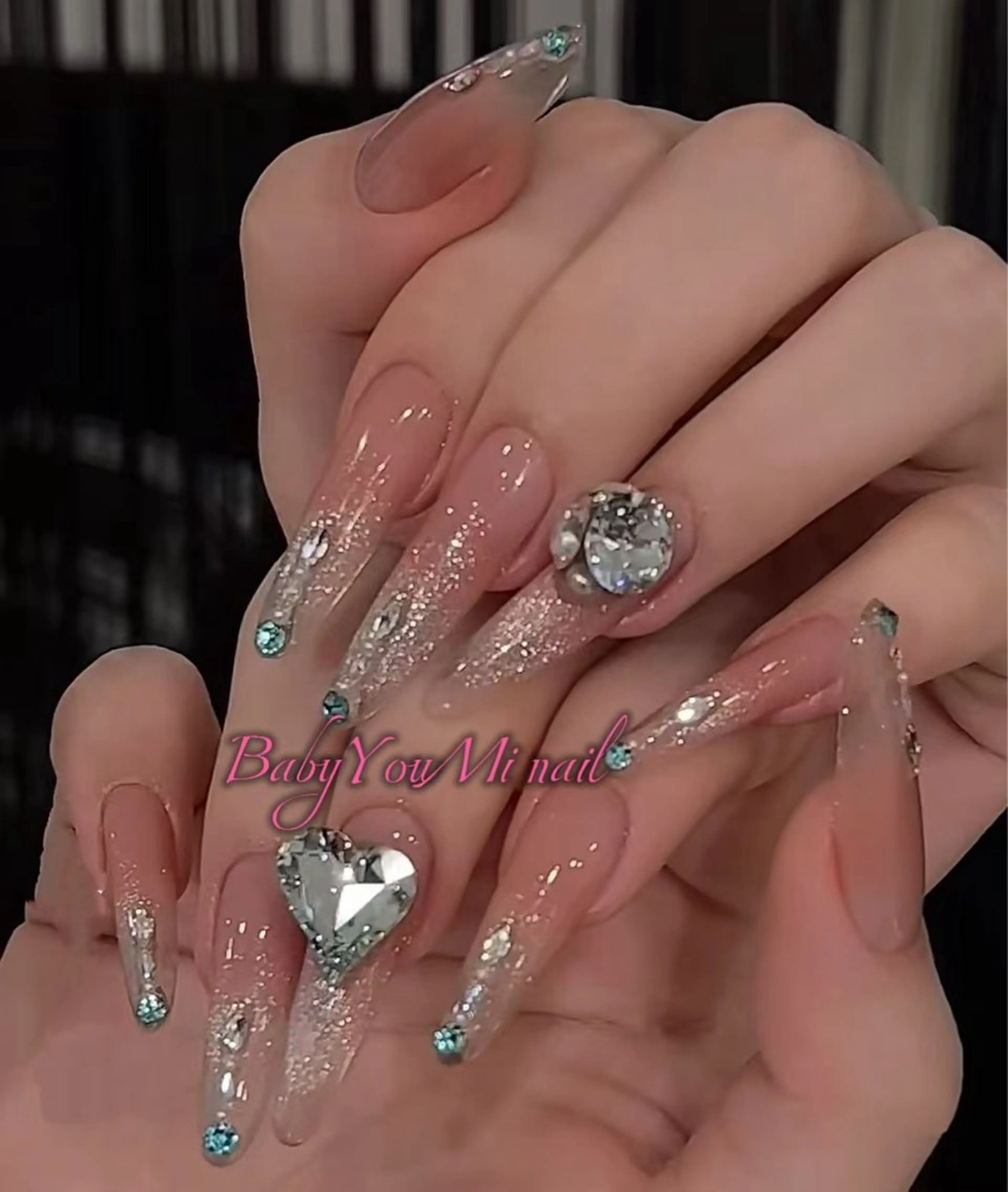 ネイル オーロラネイル フラワーネイル フットネイル フレンチネイル ジェルネイル ハンドネイル 相沢 さやかのネイルデザイン