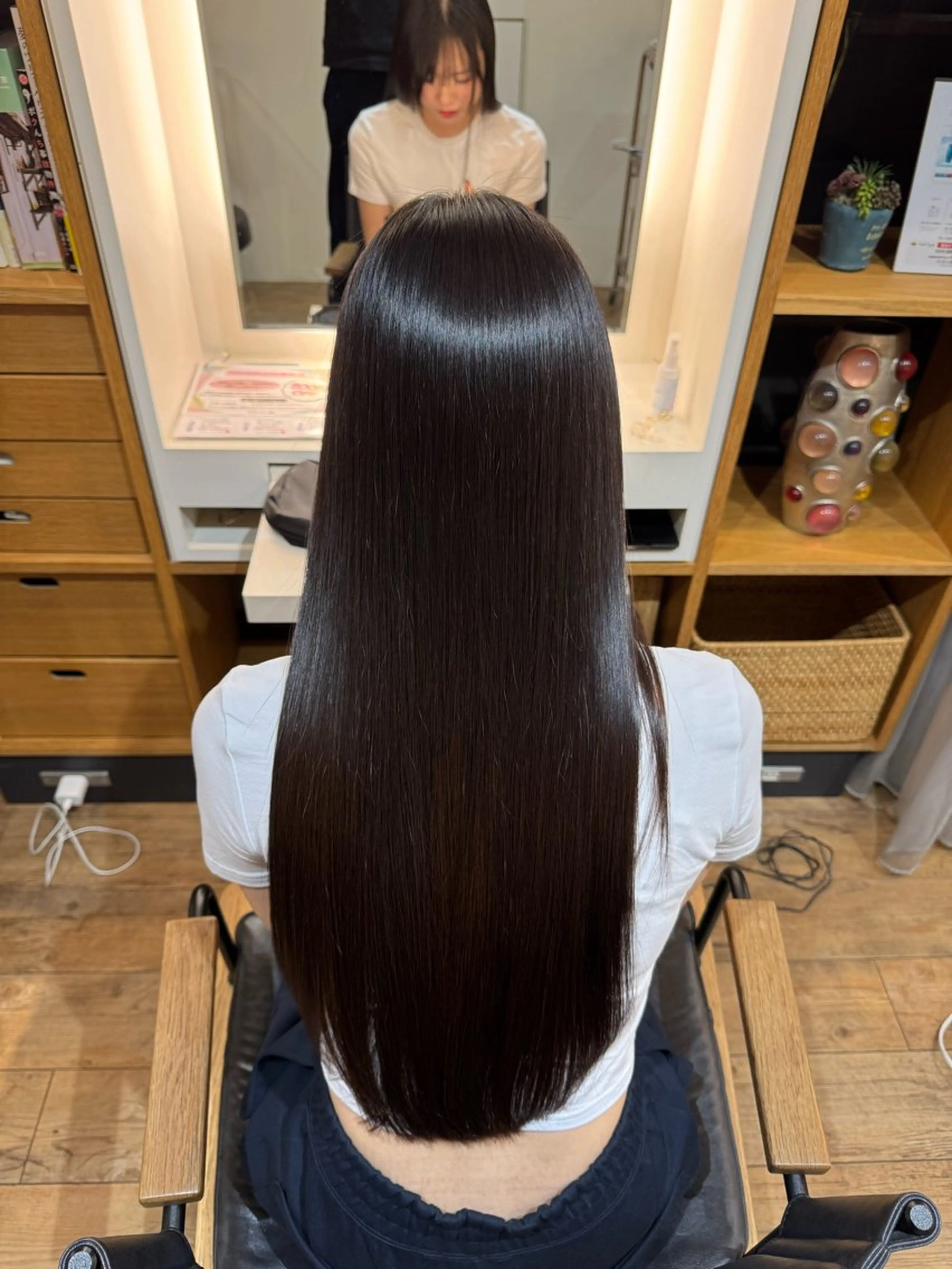 セミロング ヘアカラー トリートメント afloatkobe所属・美髪/髪質改善 川口凌弥のヘアスタイル