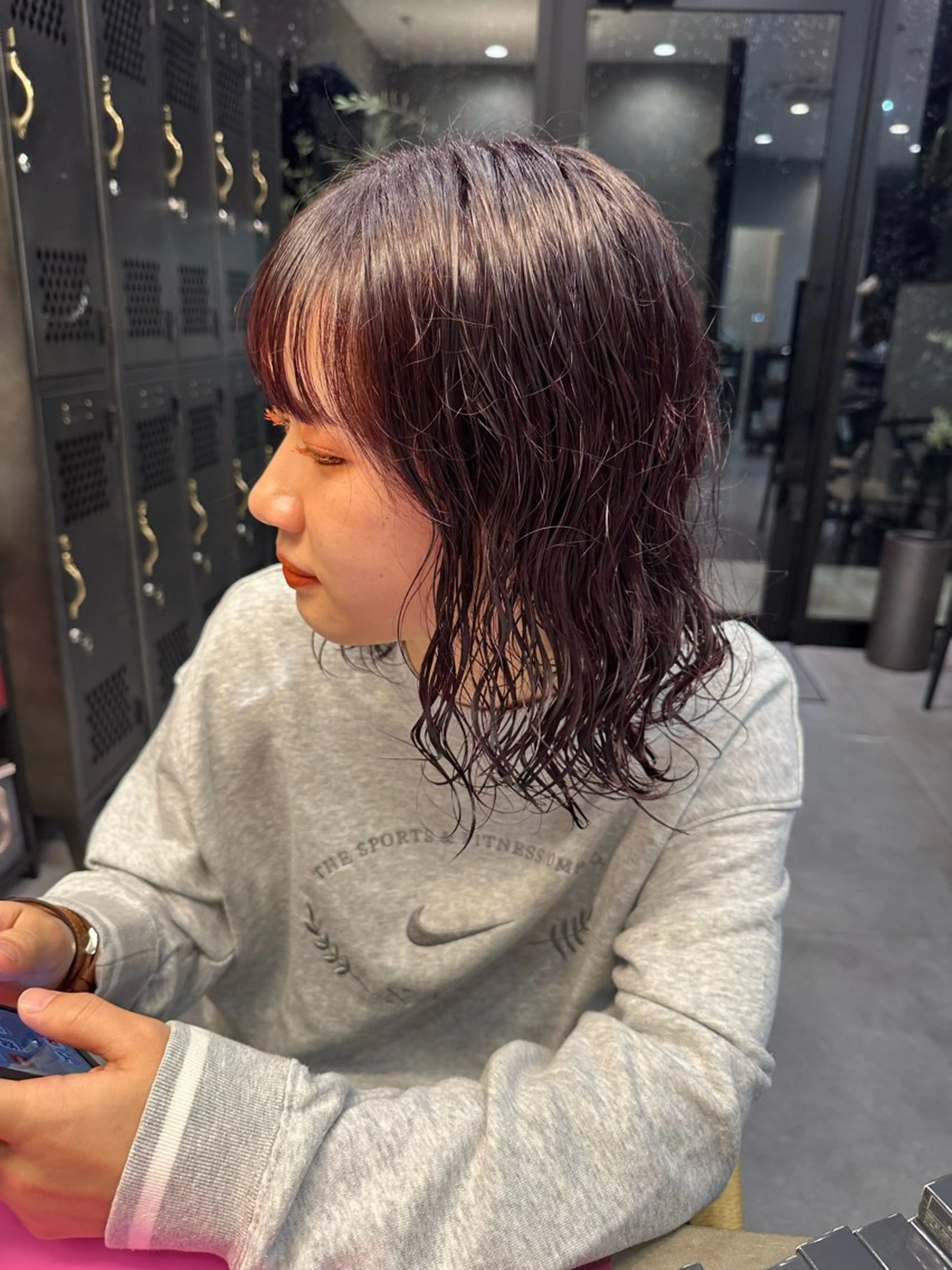 ミディアム パーマ パープルカラー juna🌺/海外 ヘア/ハイトーンのヘアスタイル