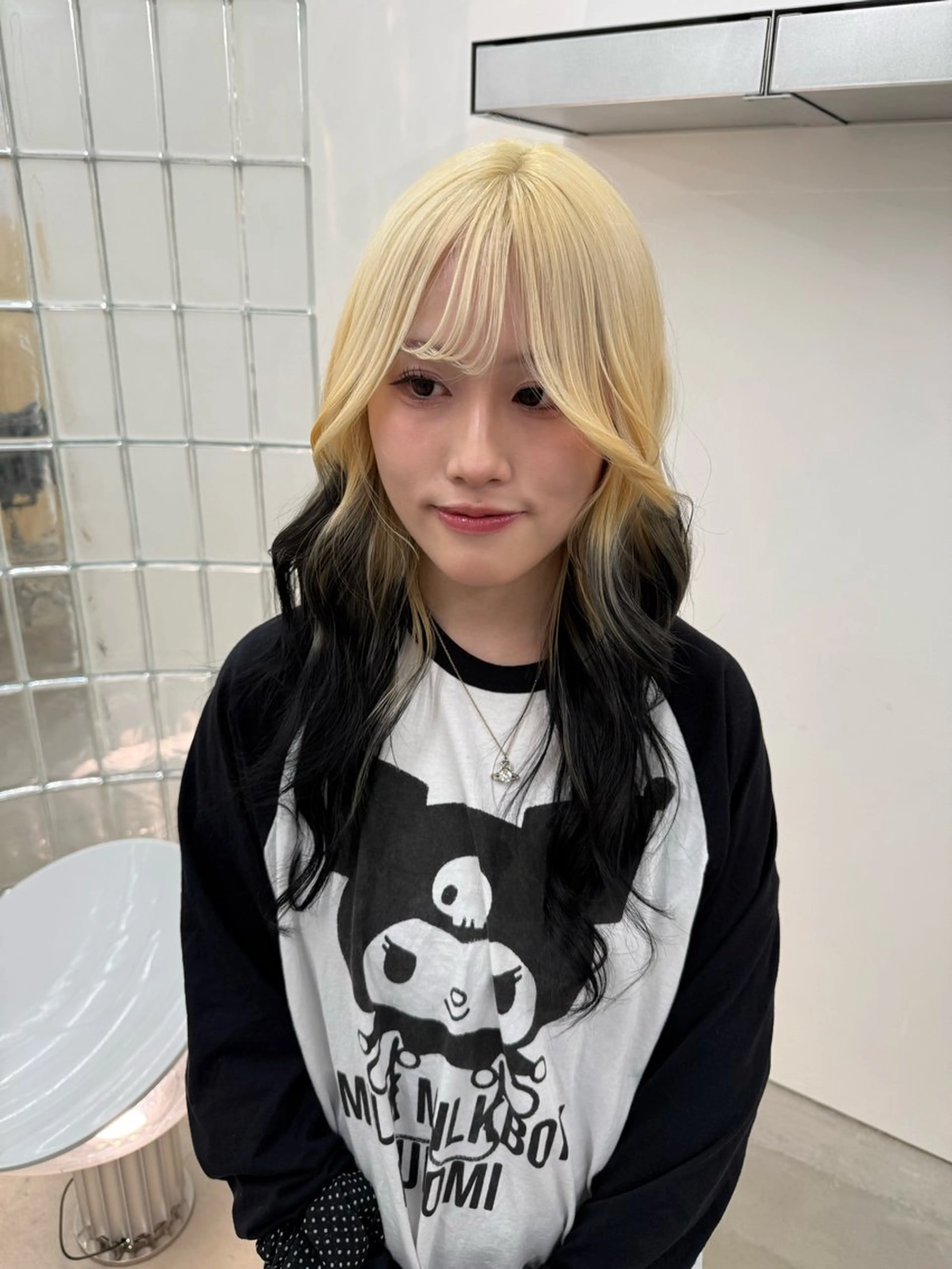 セミロング ヘアカラー wabi【ワビ】所属・manami/ヘア セット/ハイトーンのヘアスタイル