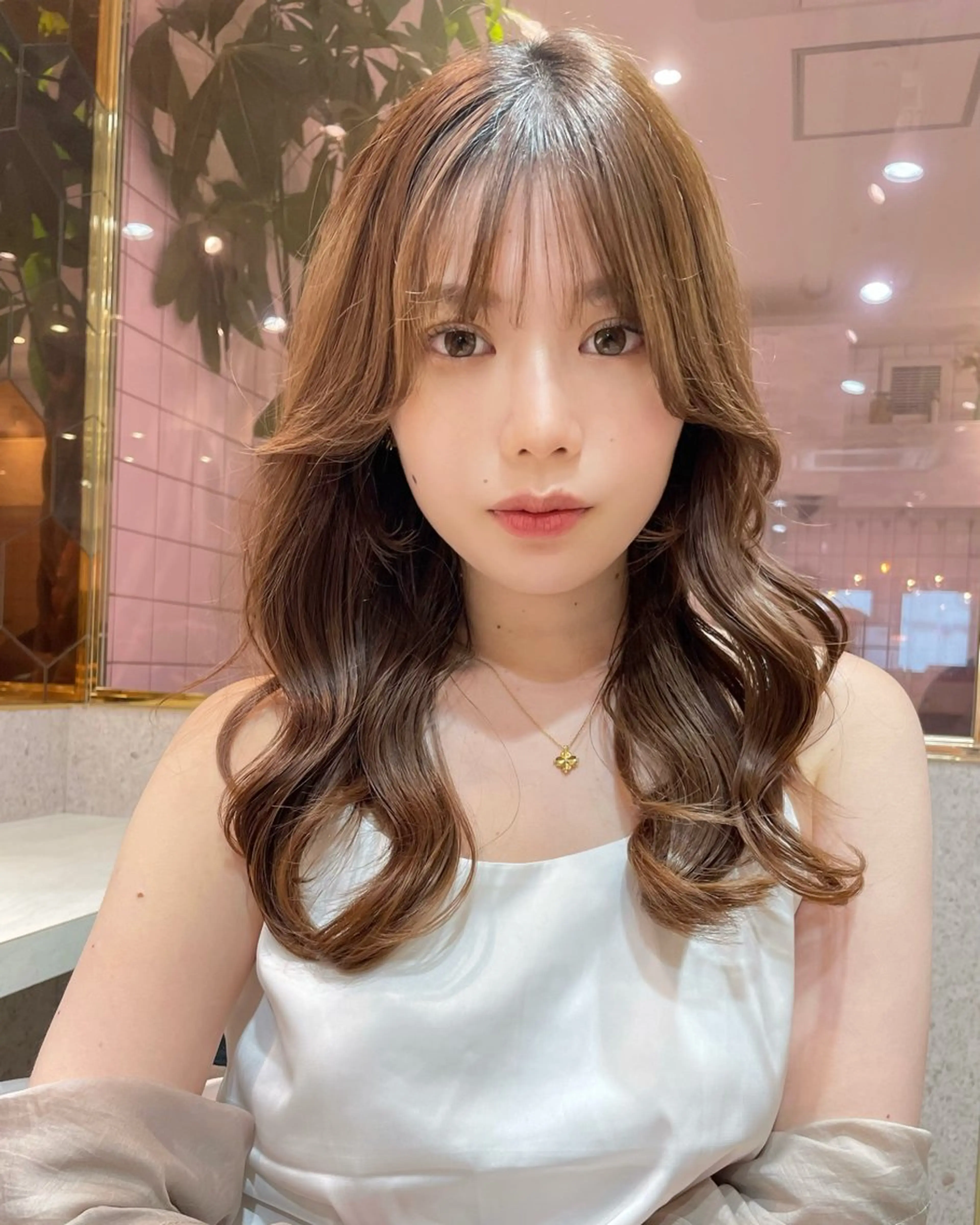 セミロング カラー ベージュカラー ブリーチ 透明感カラー ダブルカラー グレージュ カット ヘアカラー トリートメント 韓国ヘア🤍顔周り/ 髪質改善✨/林遼一郎のヘアスタイル