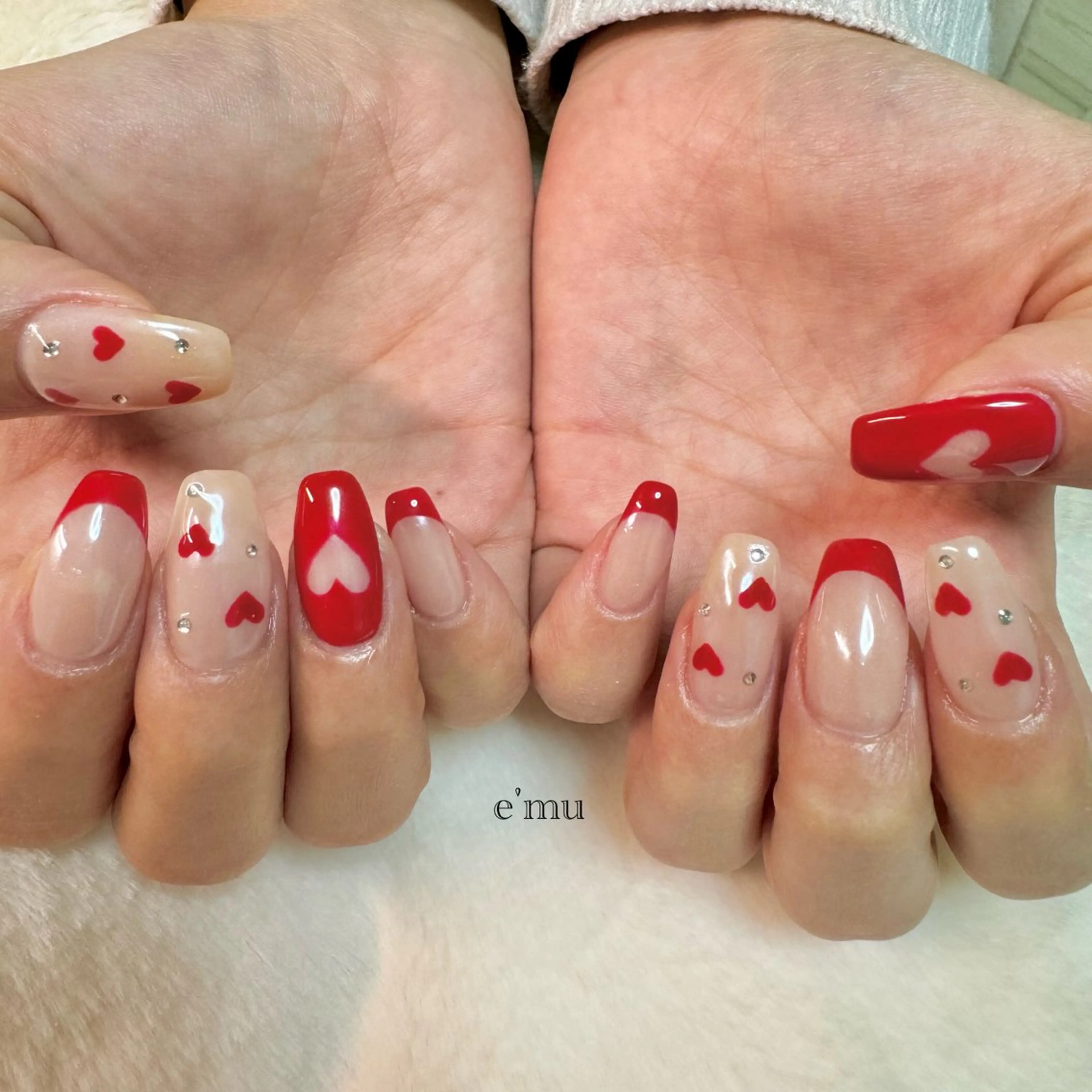 ネイル ハート ハンドネイル nail salon e'mu💐のネイルデザイン
