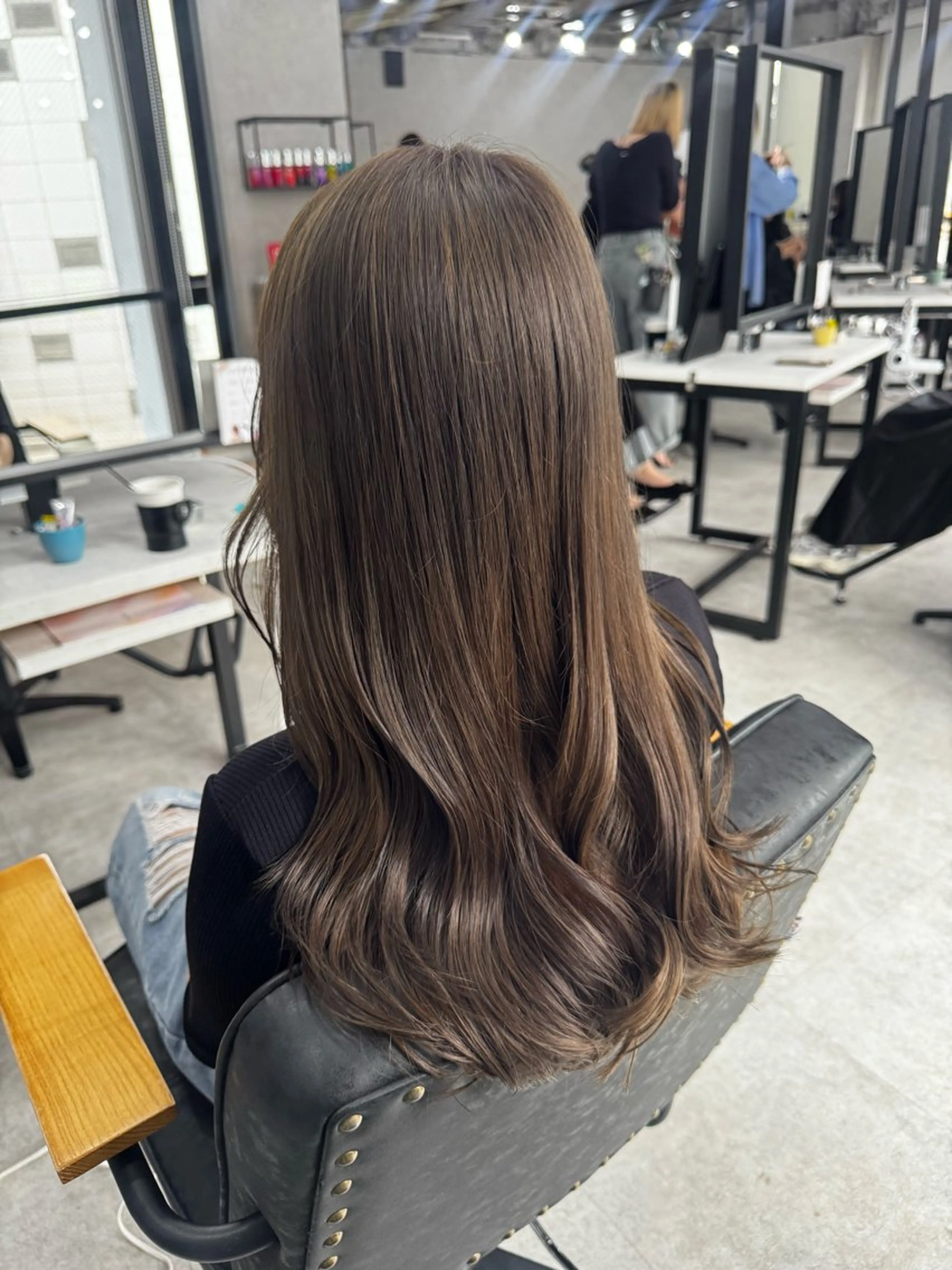 ロング カラー アッシュ アッシュブラウン ベージュカラー 黒髪 ブリーチ カット ヘアカラー トリートメント 赤み無し柔らかカラー 【梅田】madokaのヘアスタイル
