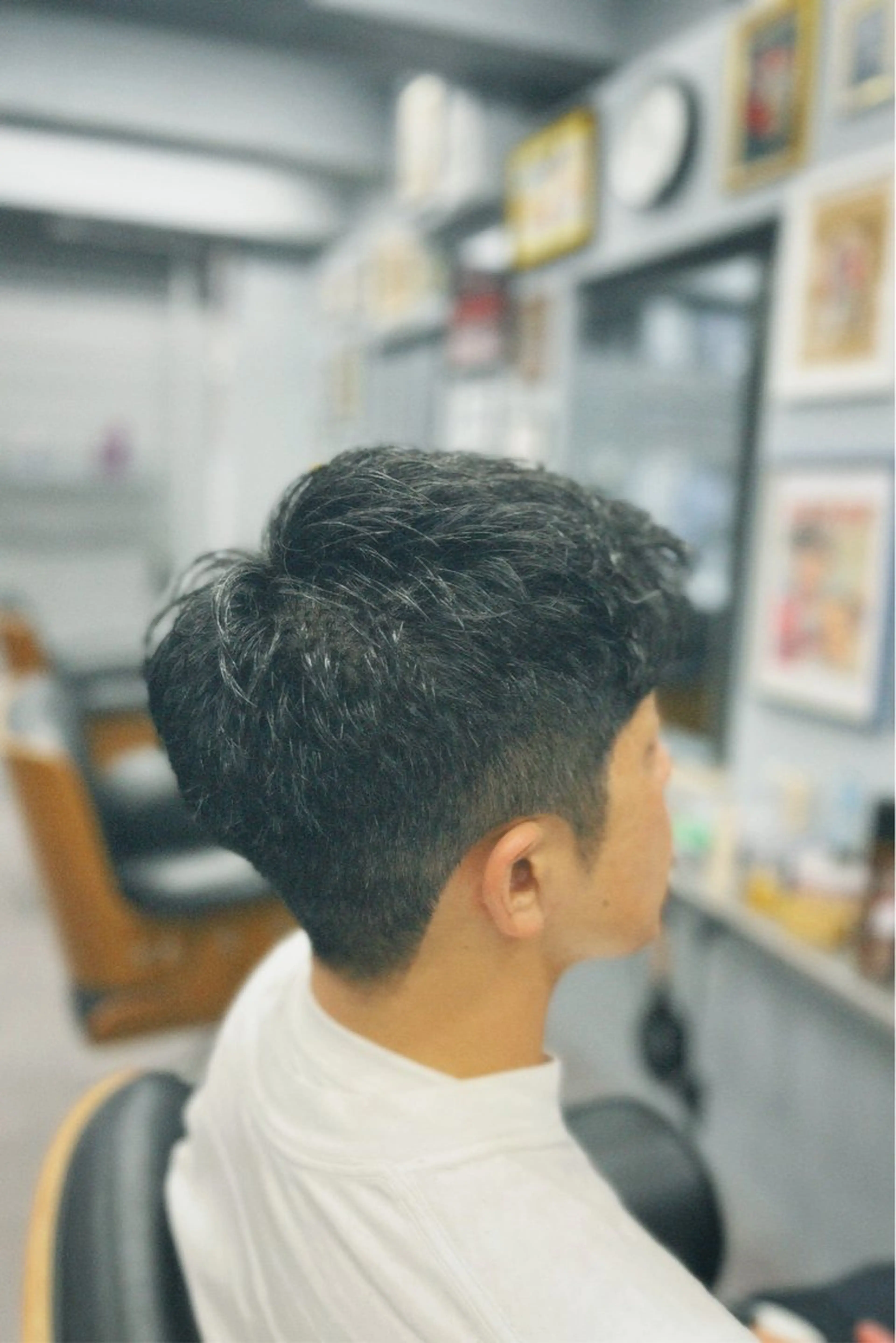 ショート メンズ センターパート フェードカット マッシュ メンズパーマ メンズツイストパーマ icon Blue所属・池袋メンズパーマ フェード純平のヘアスタイル