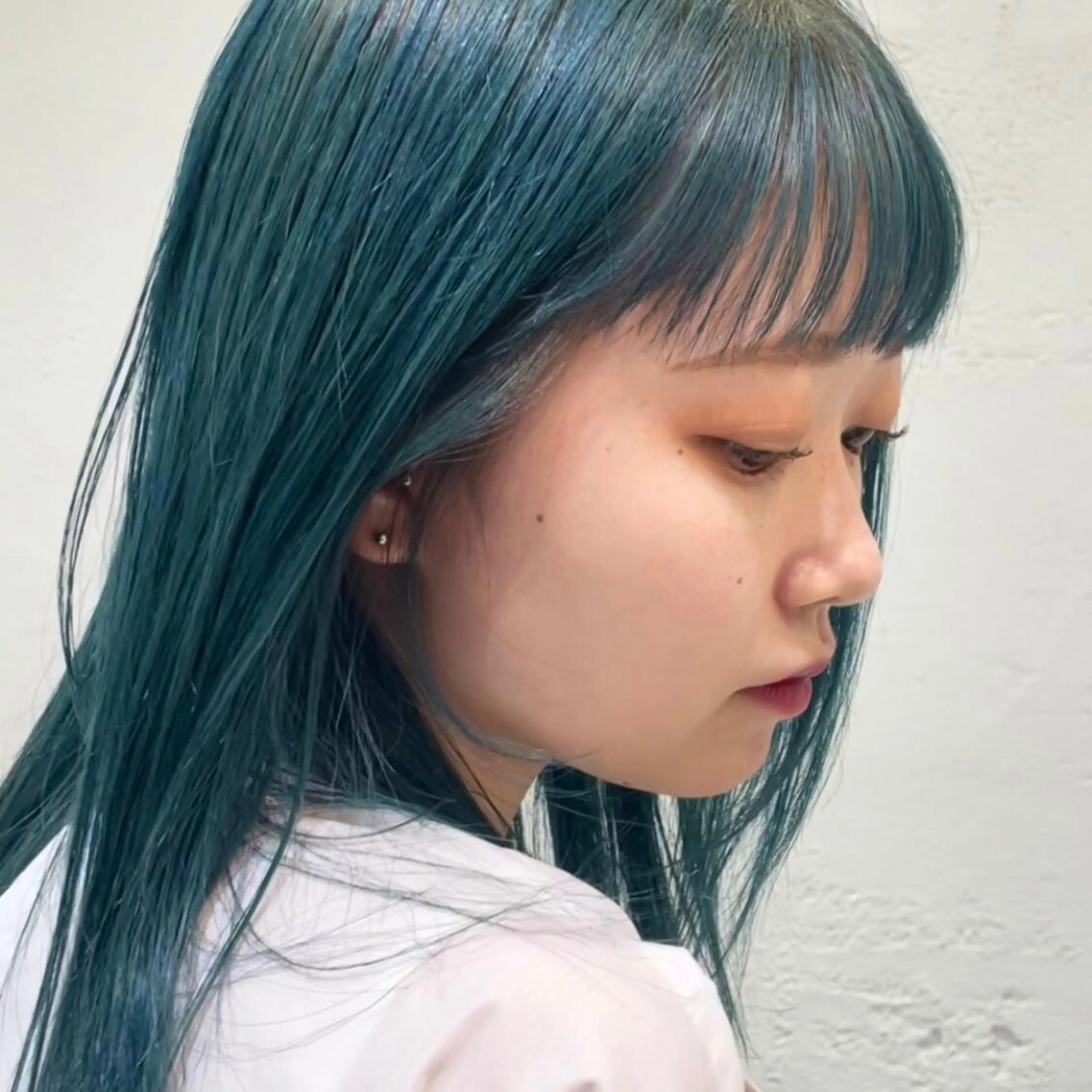 ミディアム カラー ブリーチ カット ヘアカラー トリートメント ハイトーン/ブリーチ 似合せカット/パーマのヘアスタイル