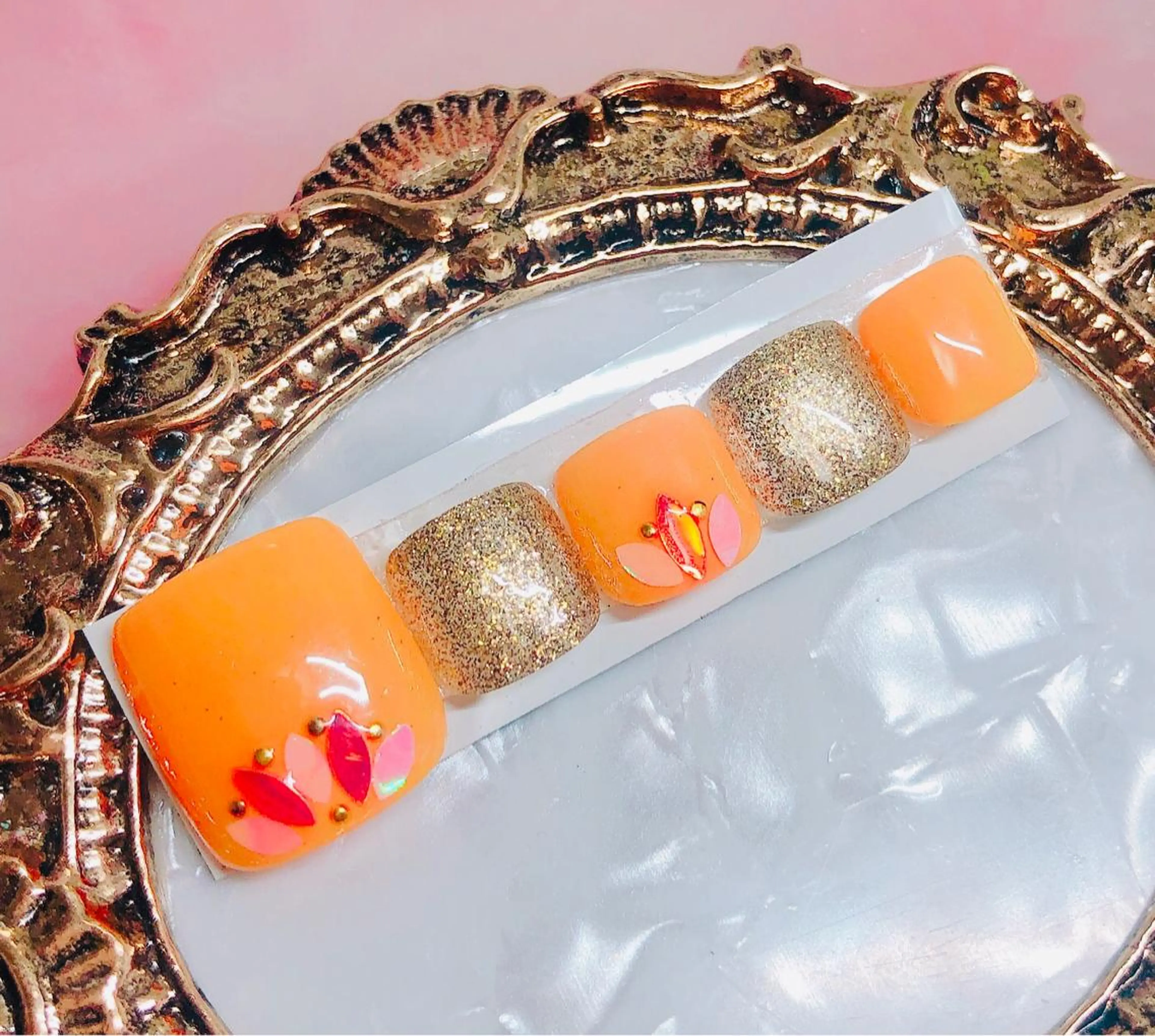 ネイル フットネイル フットネイル CROWN プライベートサロンのネイルデザイン