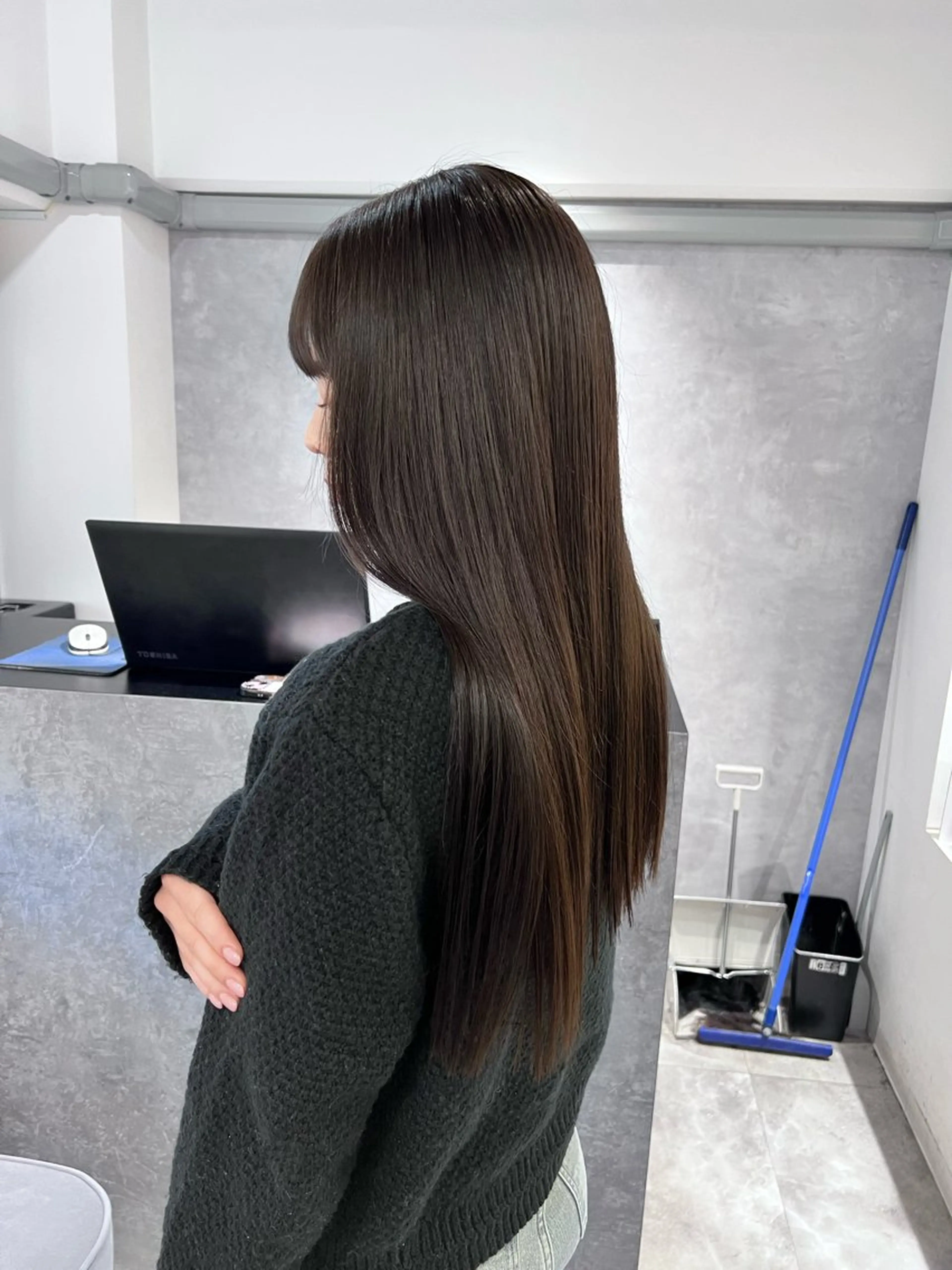 ロング カラー 黒髪 ブリーチ 透明感カラー 顔周りカット レイヤーカット 透明感/レイヤー 🇰🇷tomonaのヘアスタイル