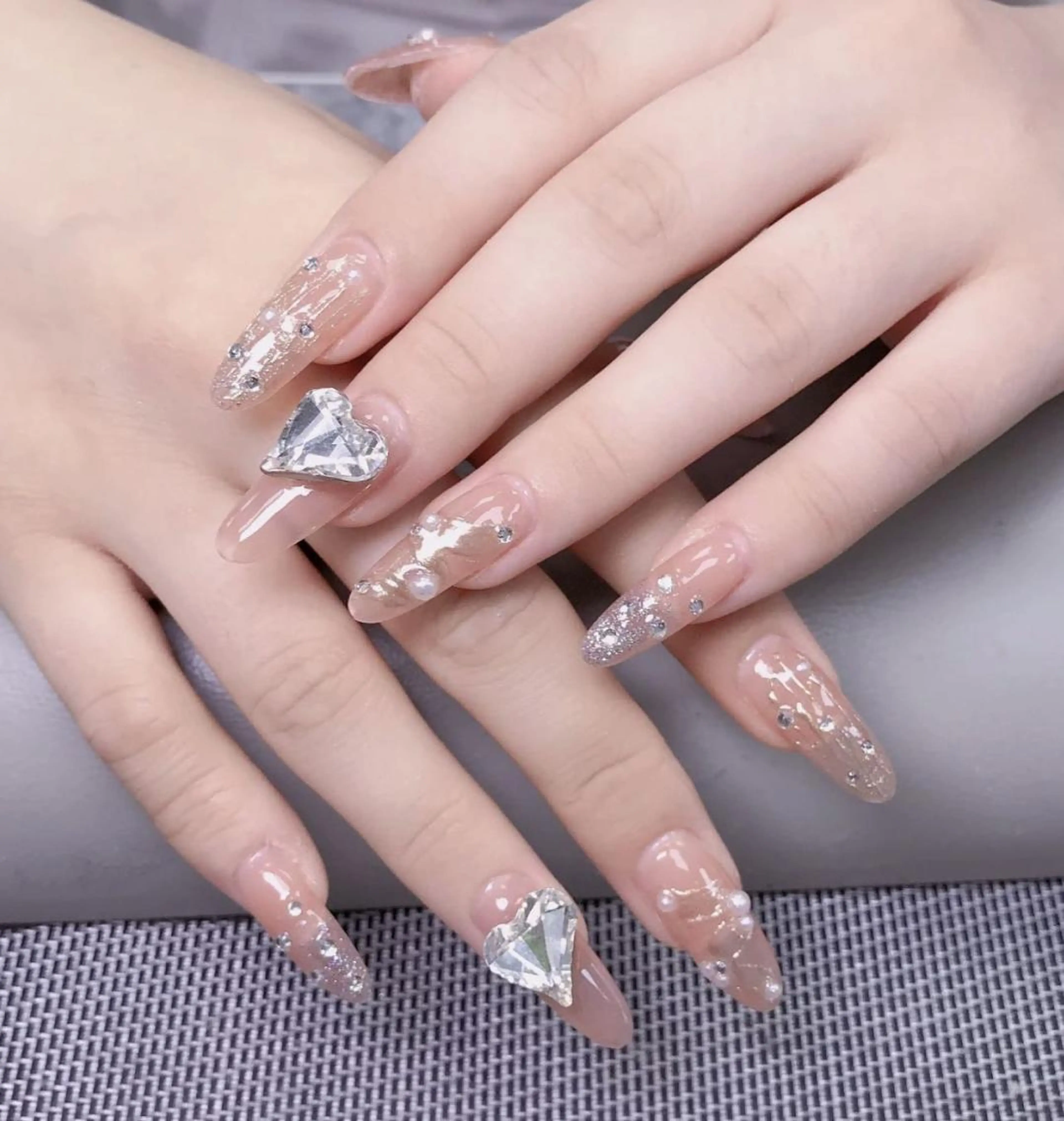 ネイル アートネイル 長さ出し ネイルチップ Queens momoのネイルデザイン