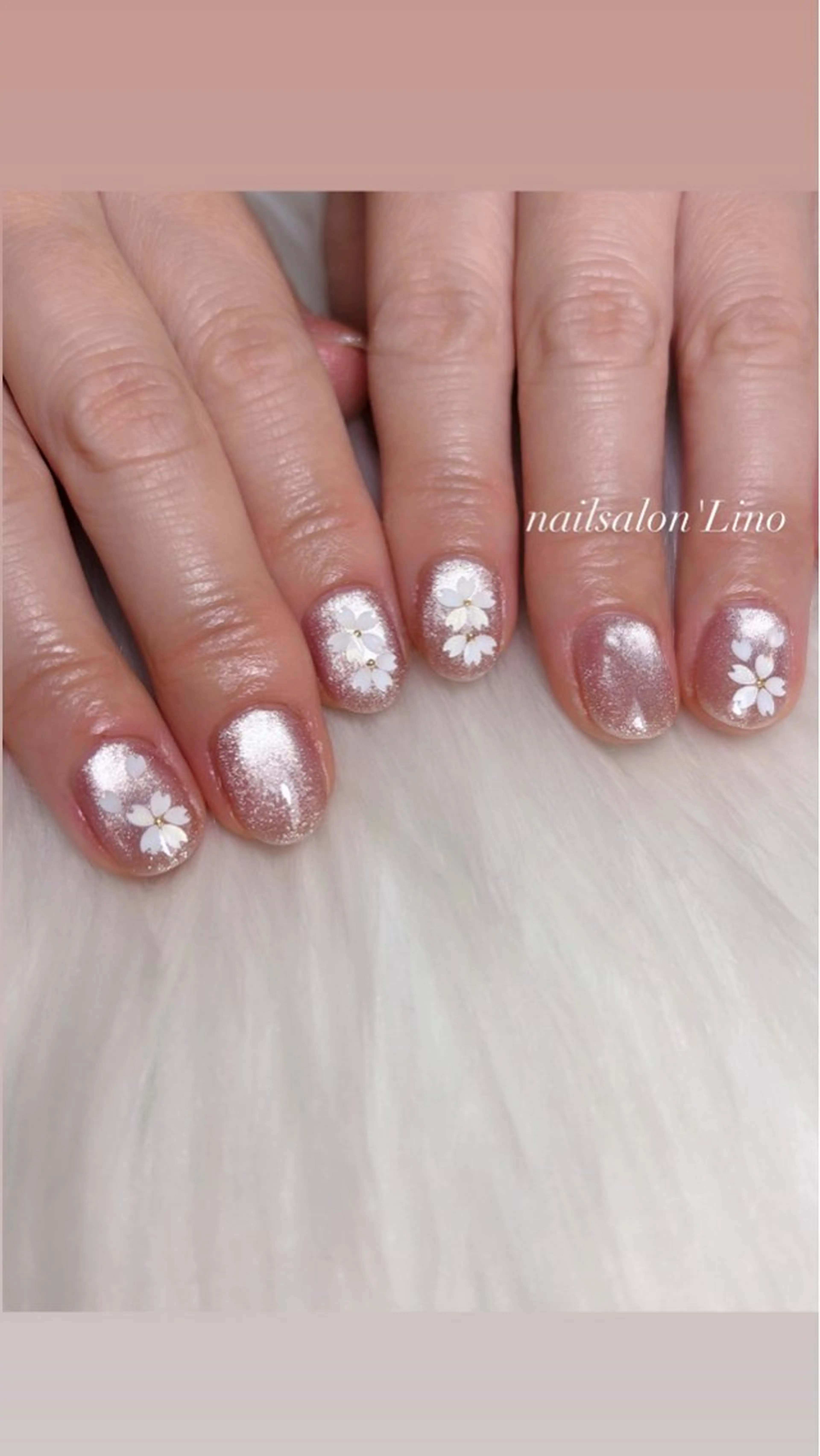 ネイル 桜ネイル ホログラムネイル マグネットネイル ハンドネイル Lino𓂃⟡.· Chizuruのネイルデザイン