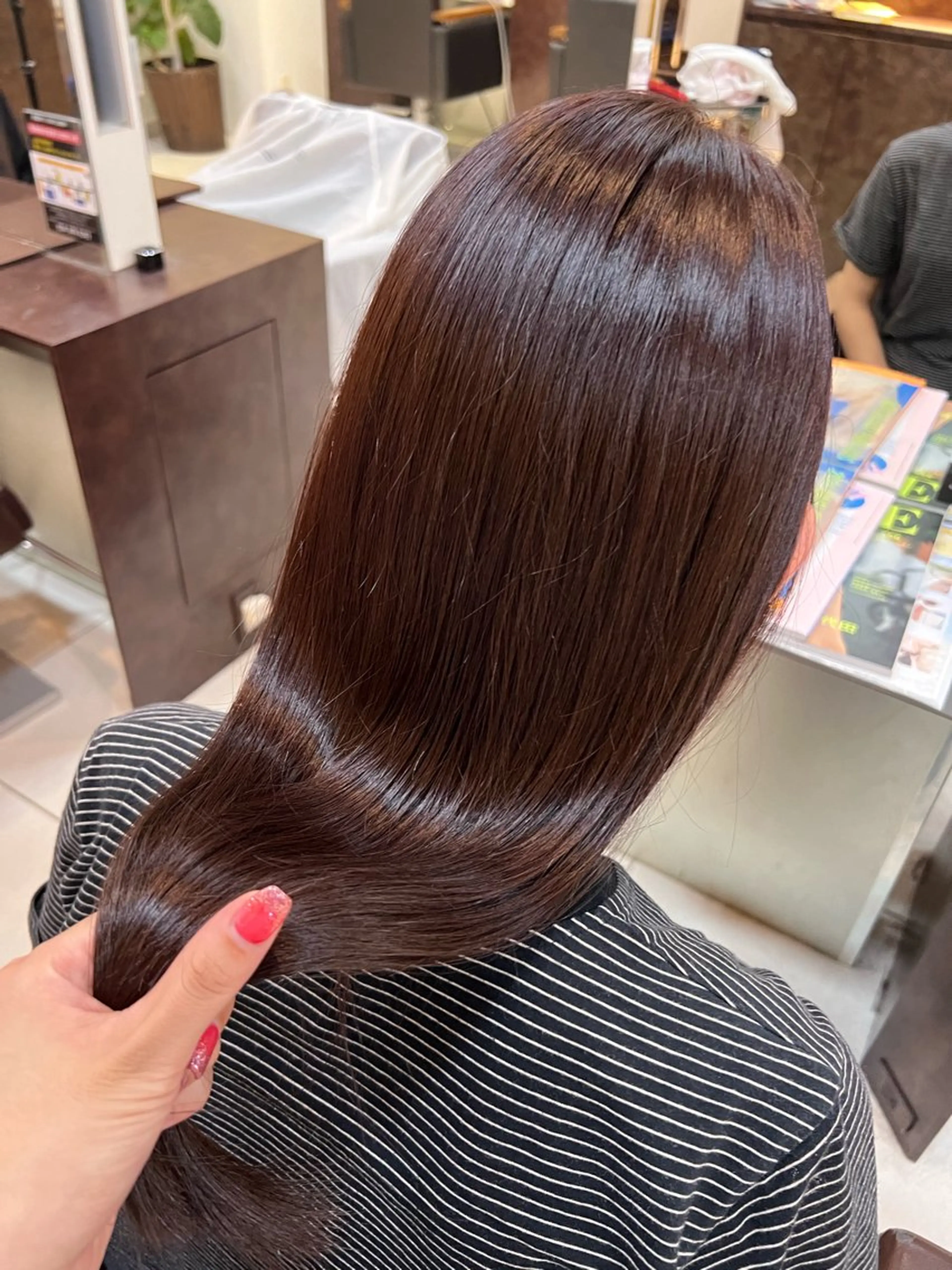 ロング カラー 草薙メンズ縮毛矯正 💫緒方美柚のヘアスタイル