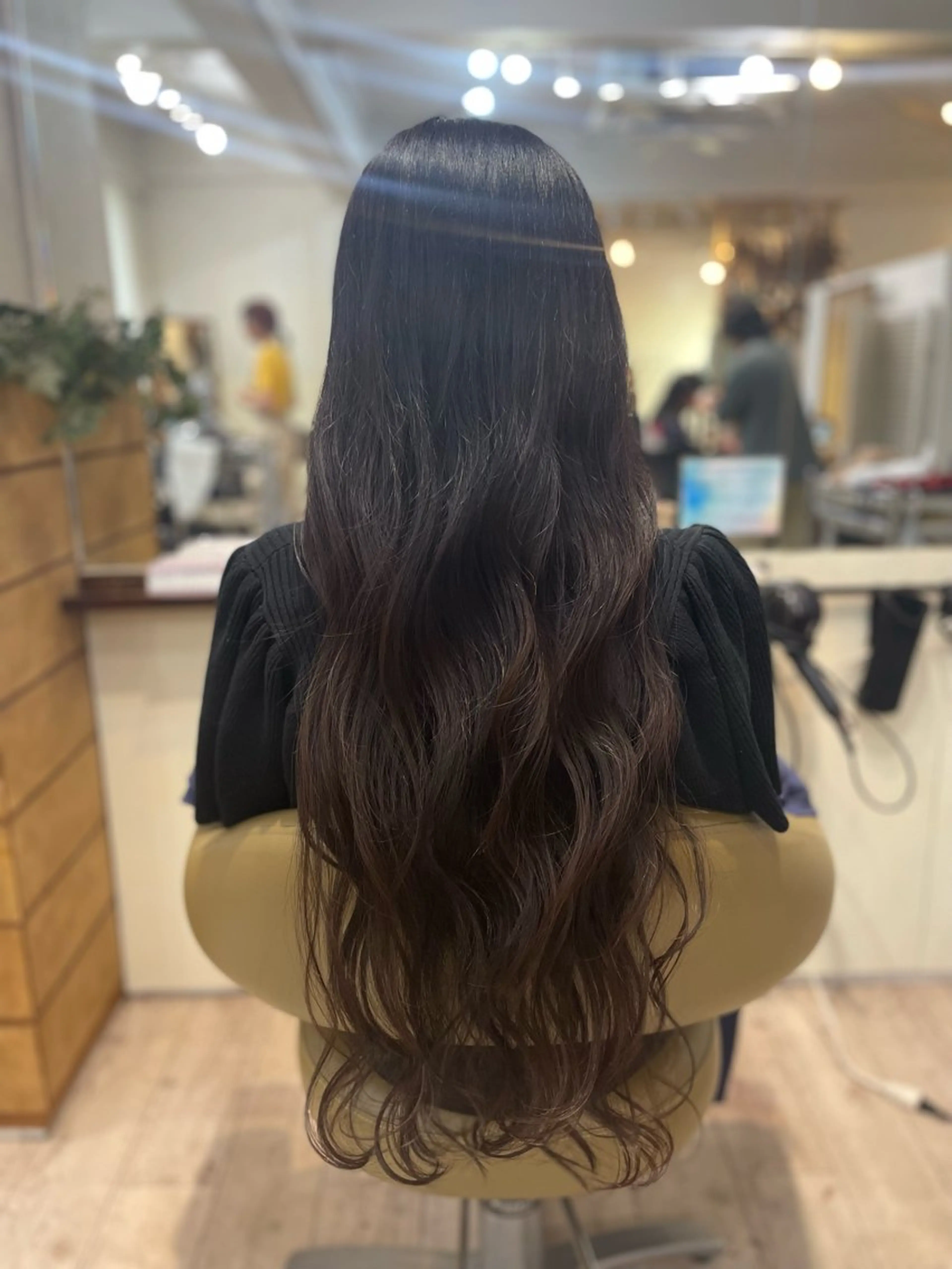 ロング ヘアカラー 茅野 あゆ美のヘアスタイル