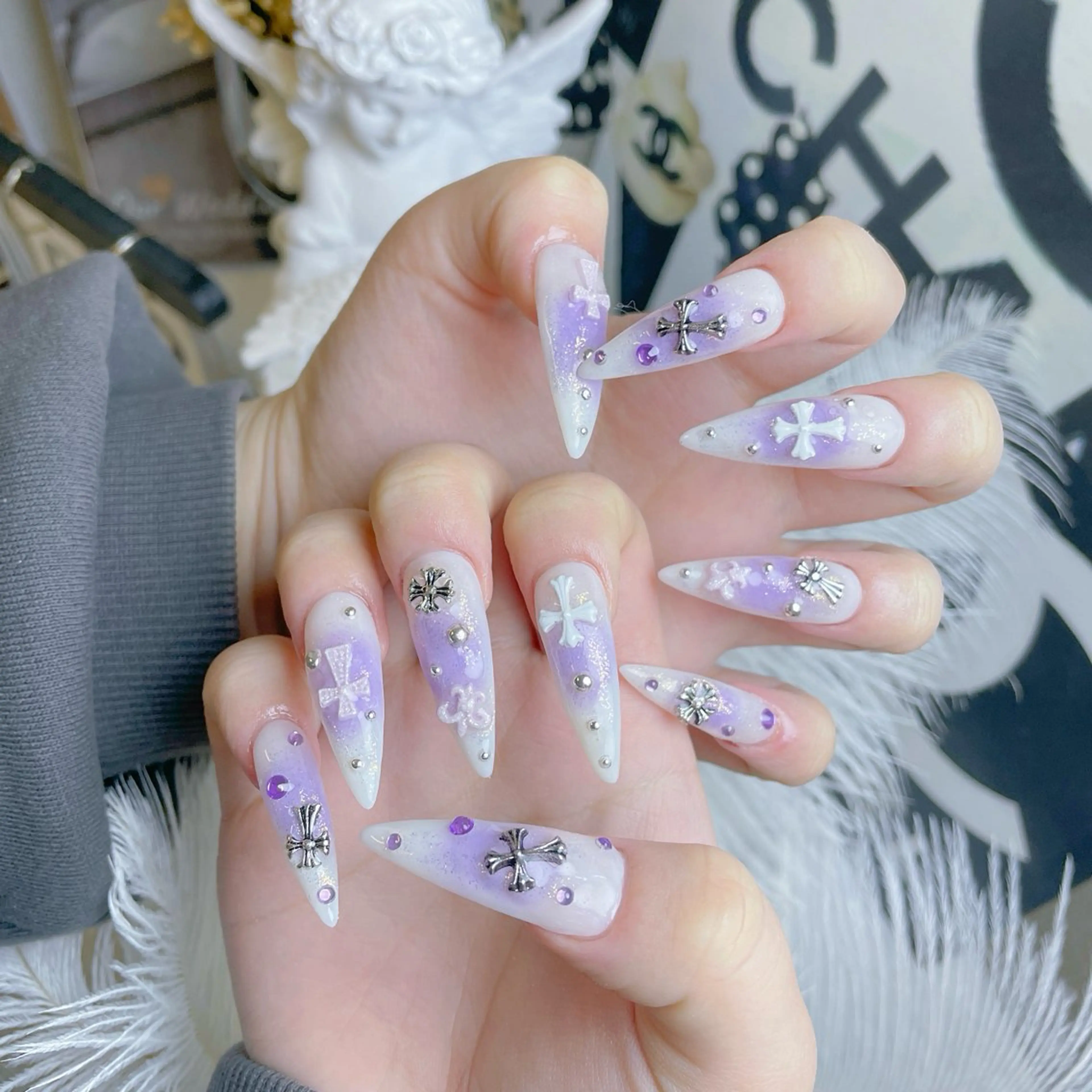ネイル チークネイル クリアネイル ガーリー グラデーション キラキラネイル ハンドネイル NailPrincess所属・princess スカルプ専門店のネイルデザイン