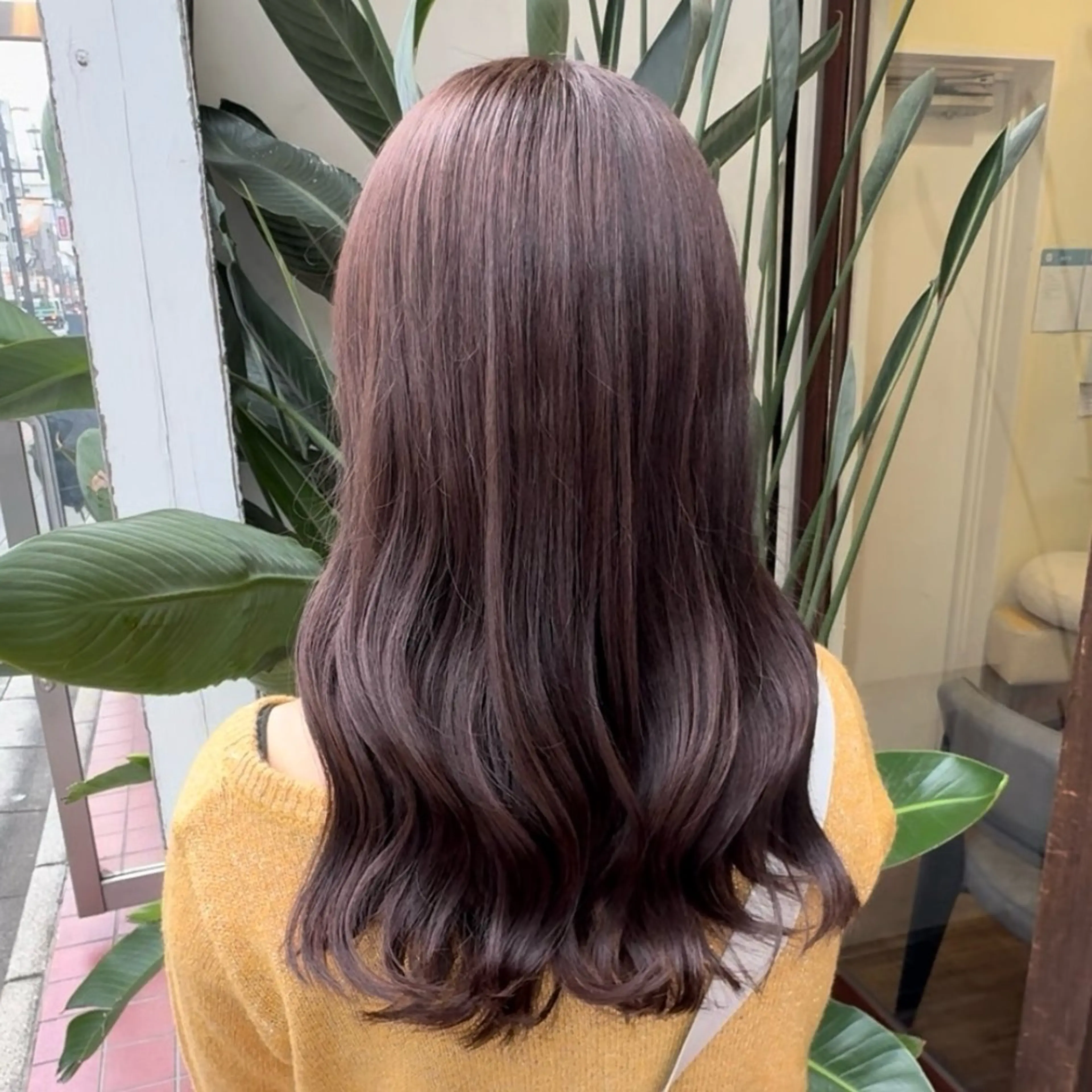 ロング ヘアカラー トリートメント ヘッドスパ 透明感/低ダメージ インナー🩵角田紗雪のヘアスタイル