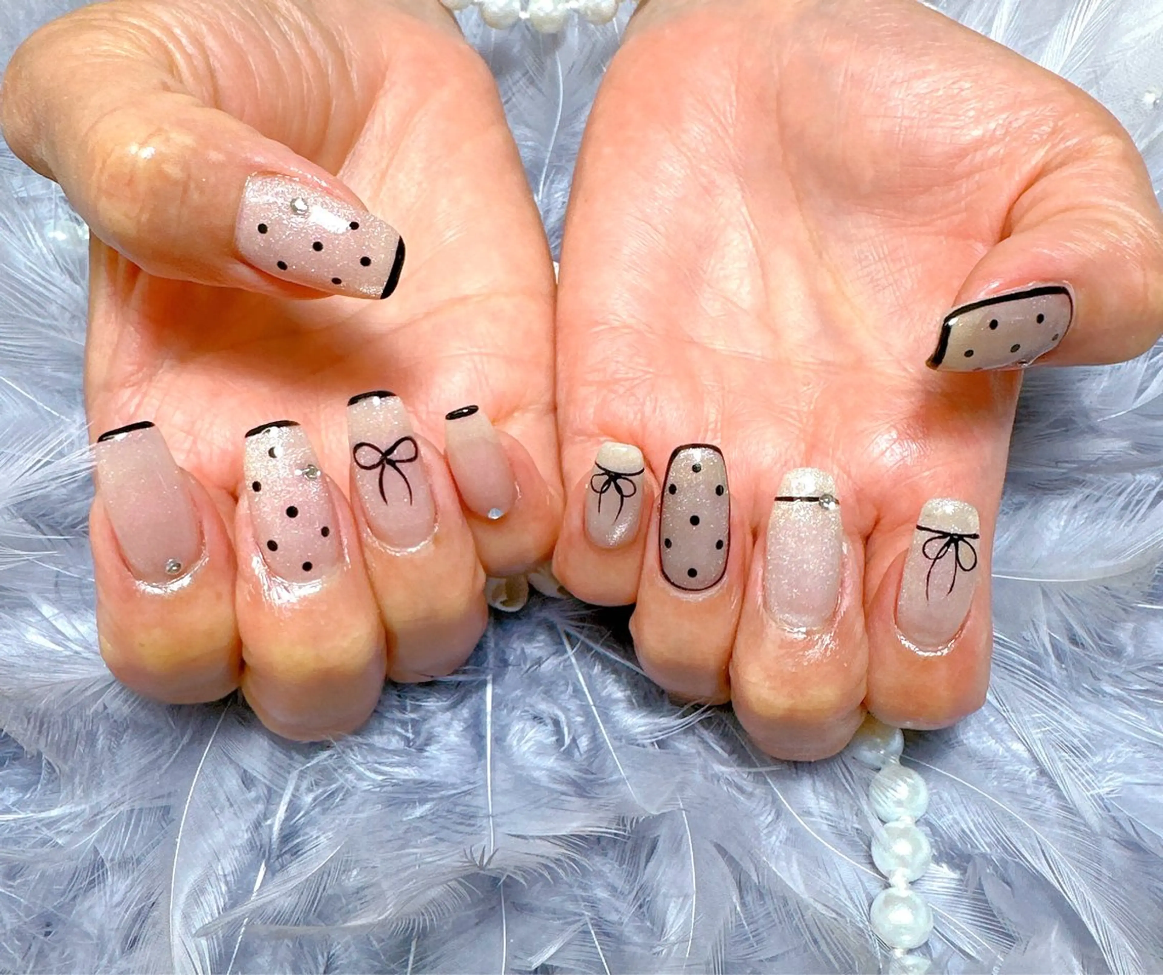 ネイル ドット 持ち込み リボン ハンドネイル Pretty Nail Salonのネイルデザイン