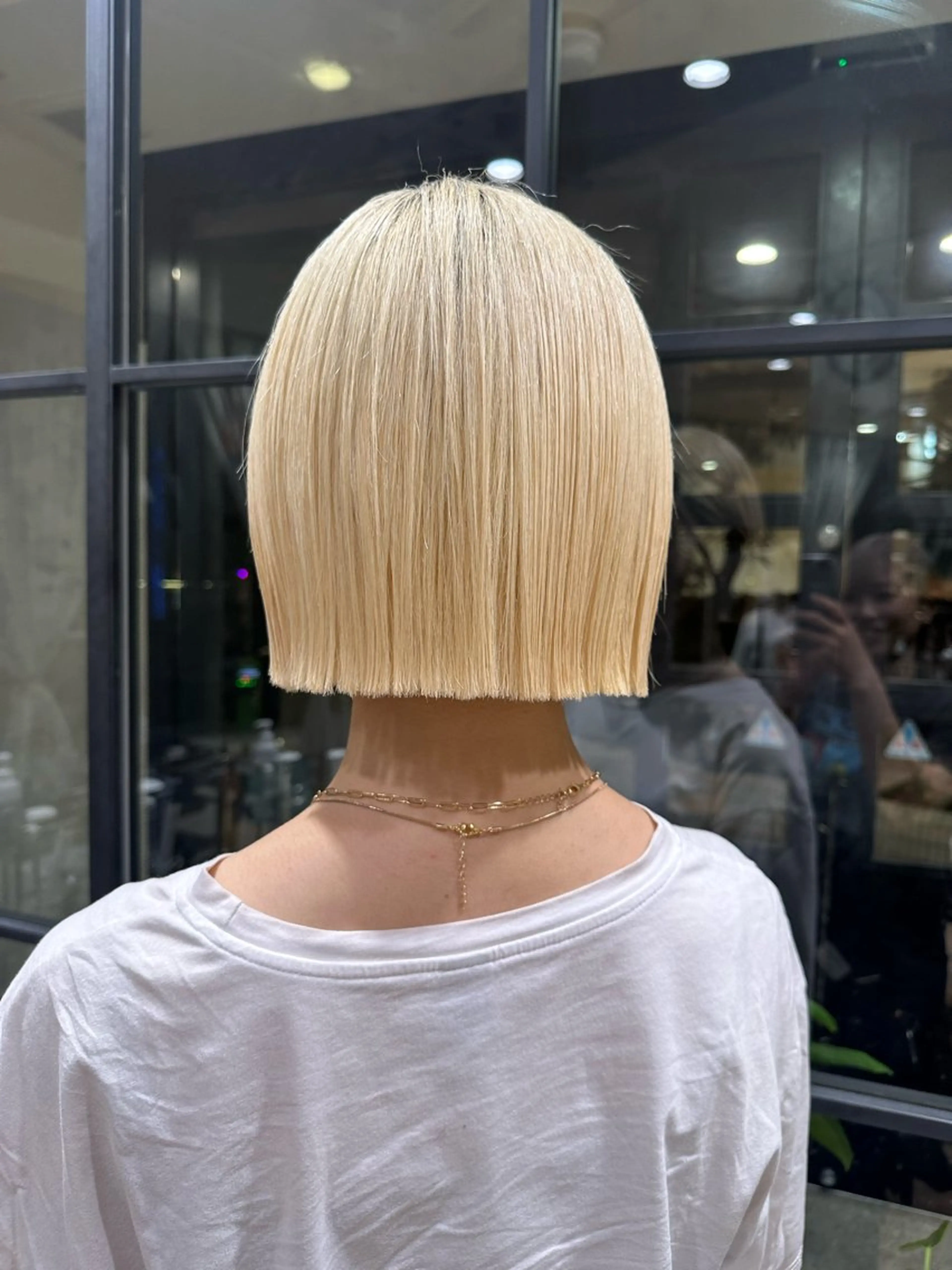 ミディアム ボブ カット 平野恵/透明感カラー ブリーチ/ボブのヘアスタイル