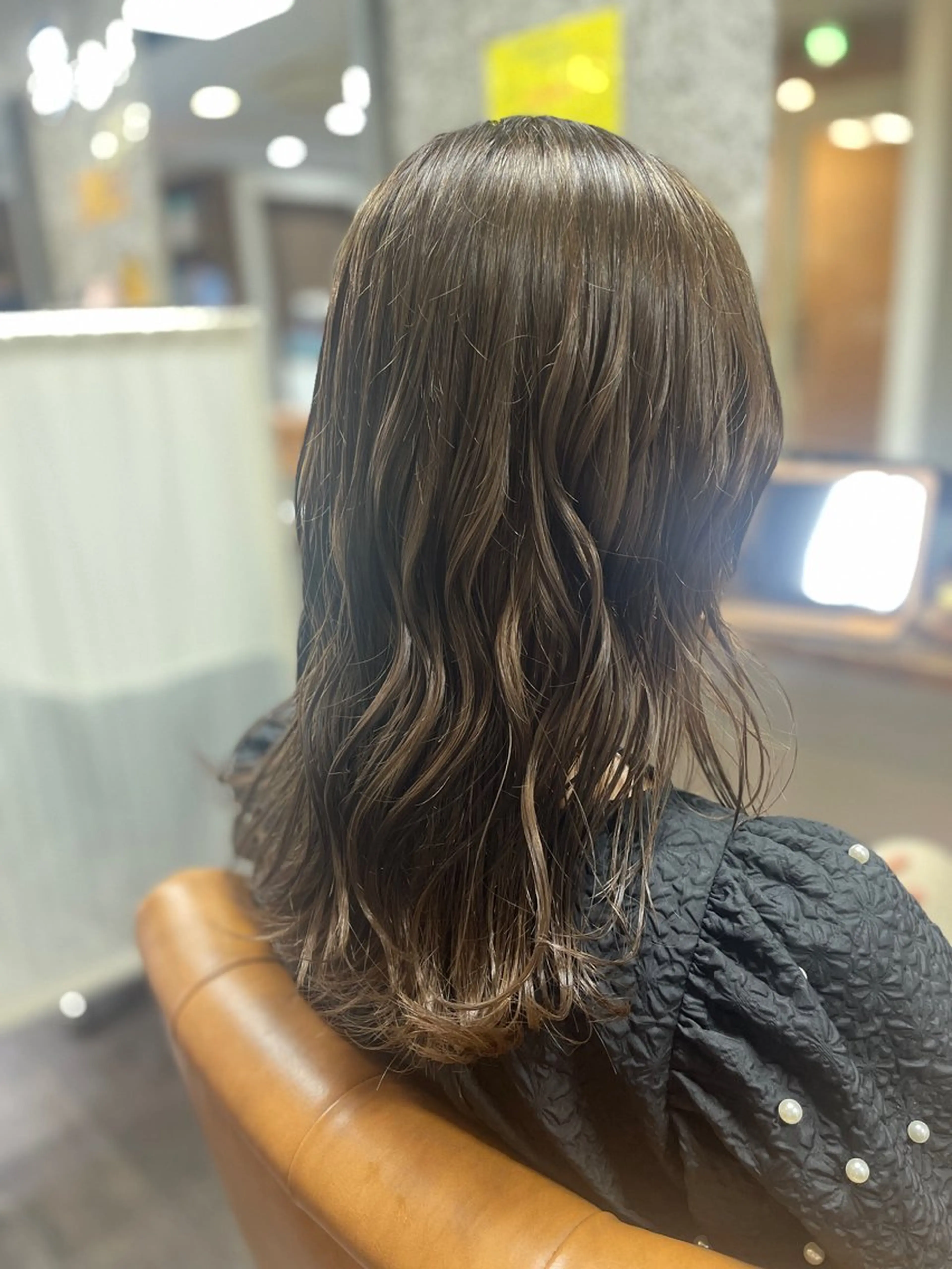 セミロング STARGOLD 岩本のヘアスタイル