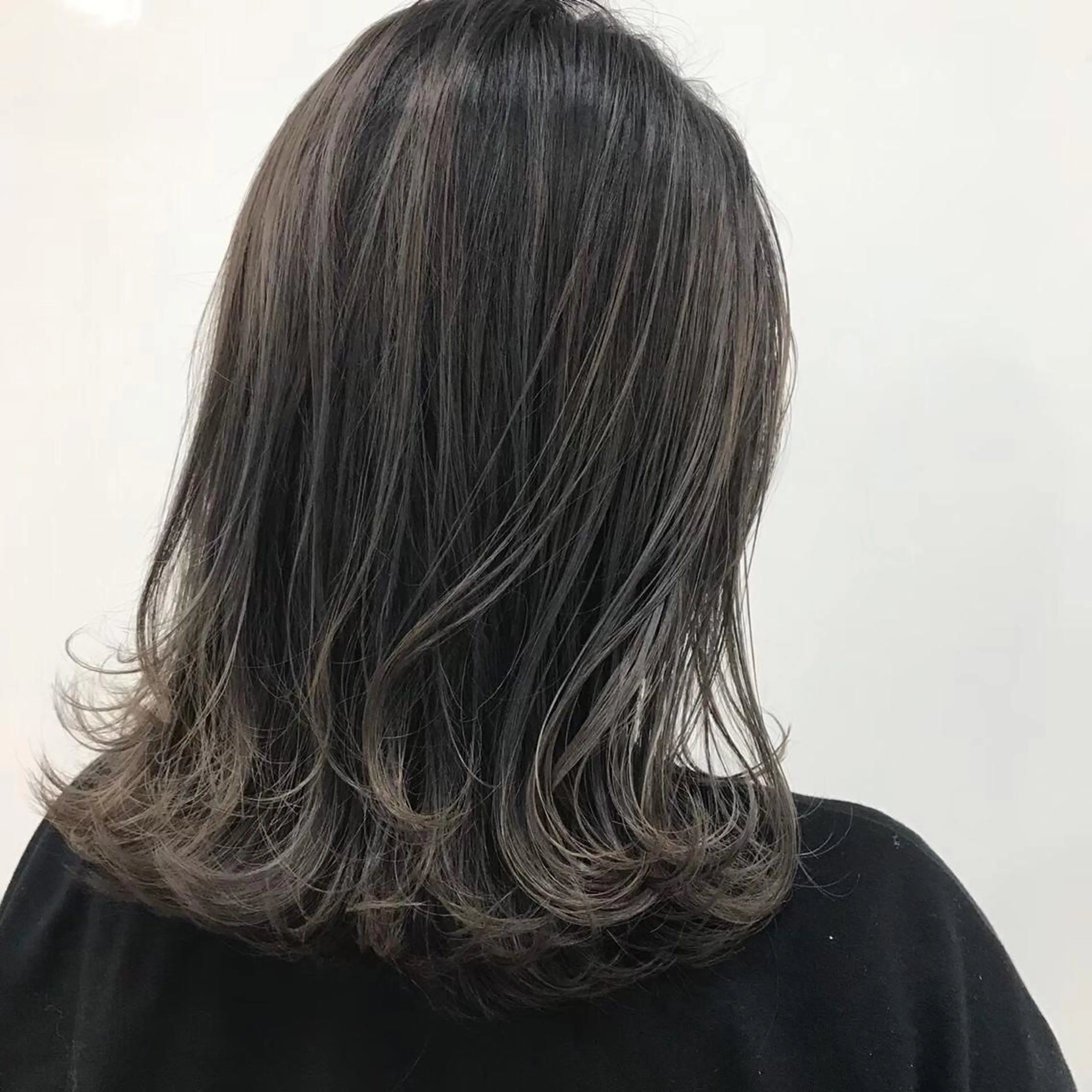 ミディアム カラー ヘアアレンジ キッズ アディクシーカラー バレイヤージュ ミストバング ベージュカラー 黒髪 カラー特化サロン Eir心斎橋のヘアスタイル