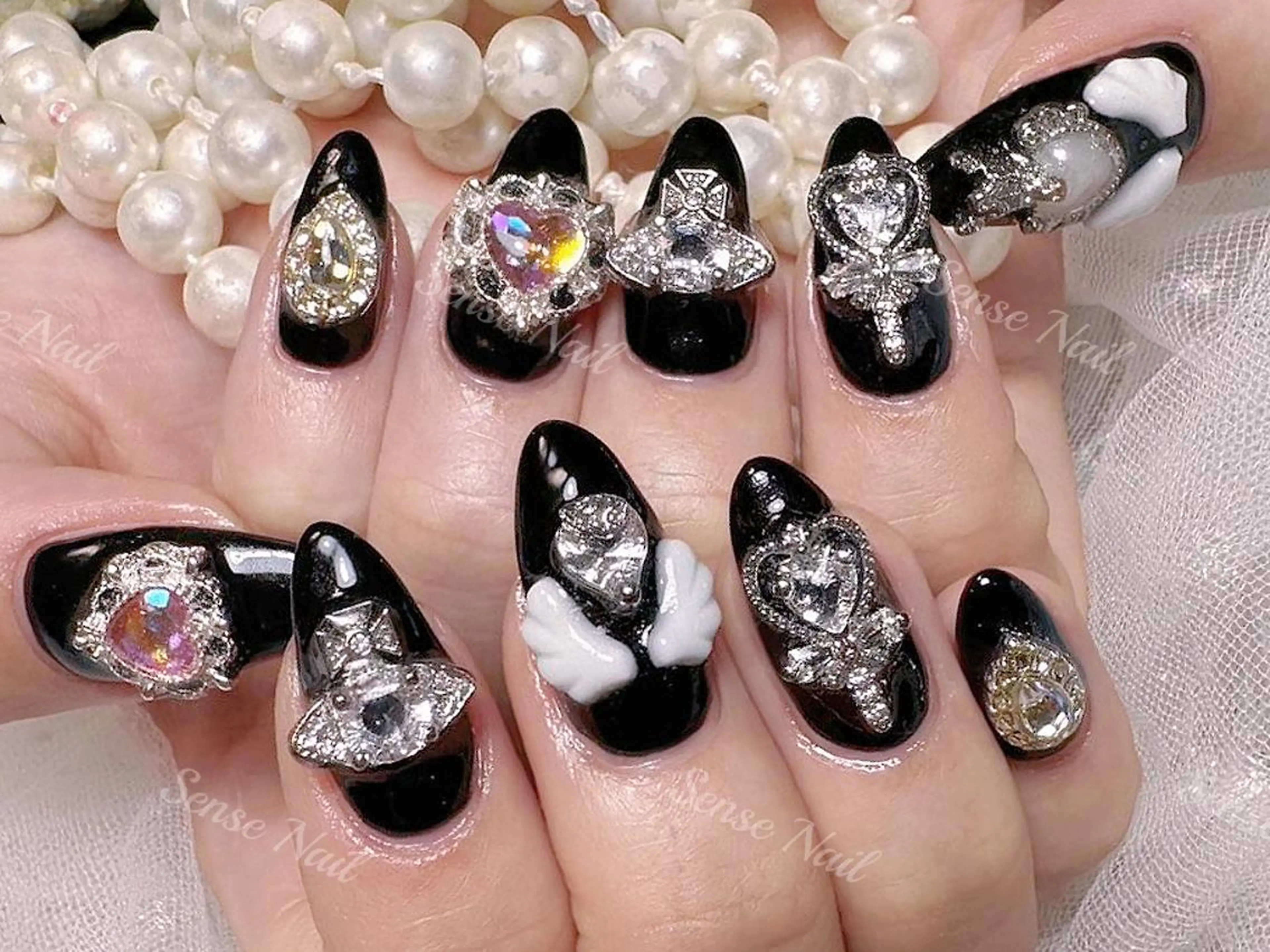 ネイル Queening 🦋のネイルデザイン