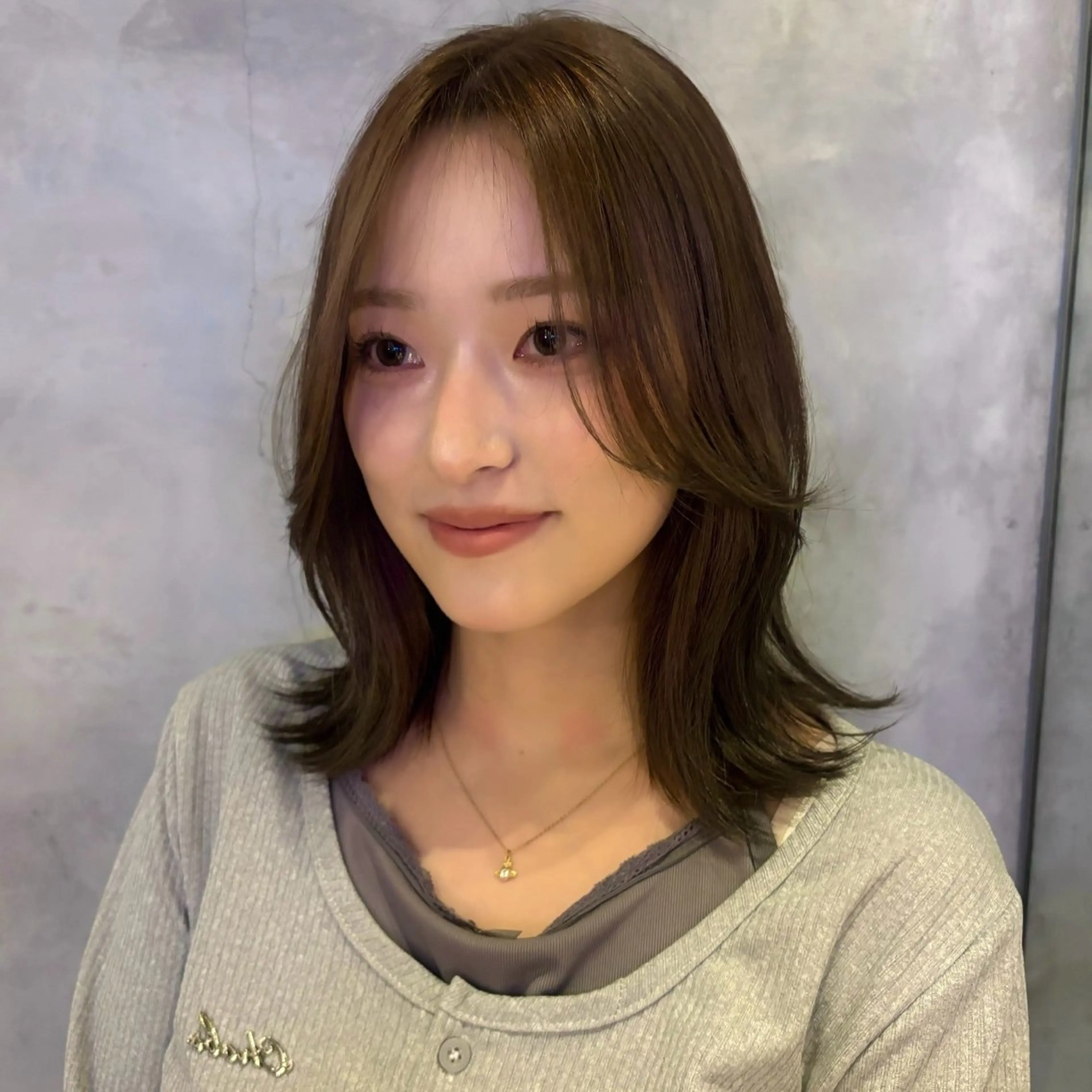 ミディアム カラー ベージュカラー 透明感カラー オリーブベージュ くびれヘア カット ヘアカラー トリートメント 顔まわり🥨レイヤー /透明感/水口舞奈のヘアスタイル