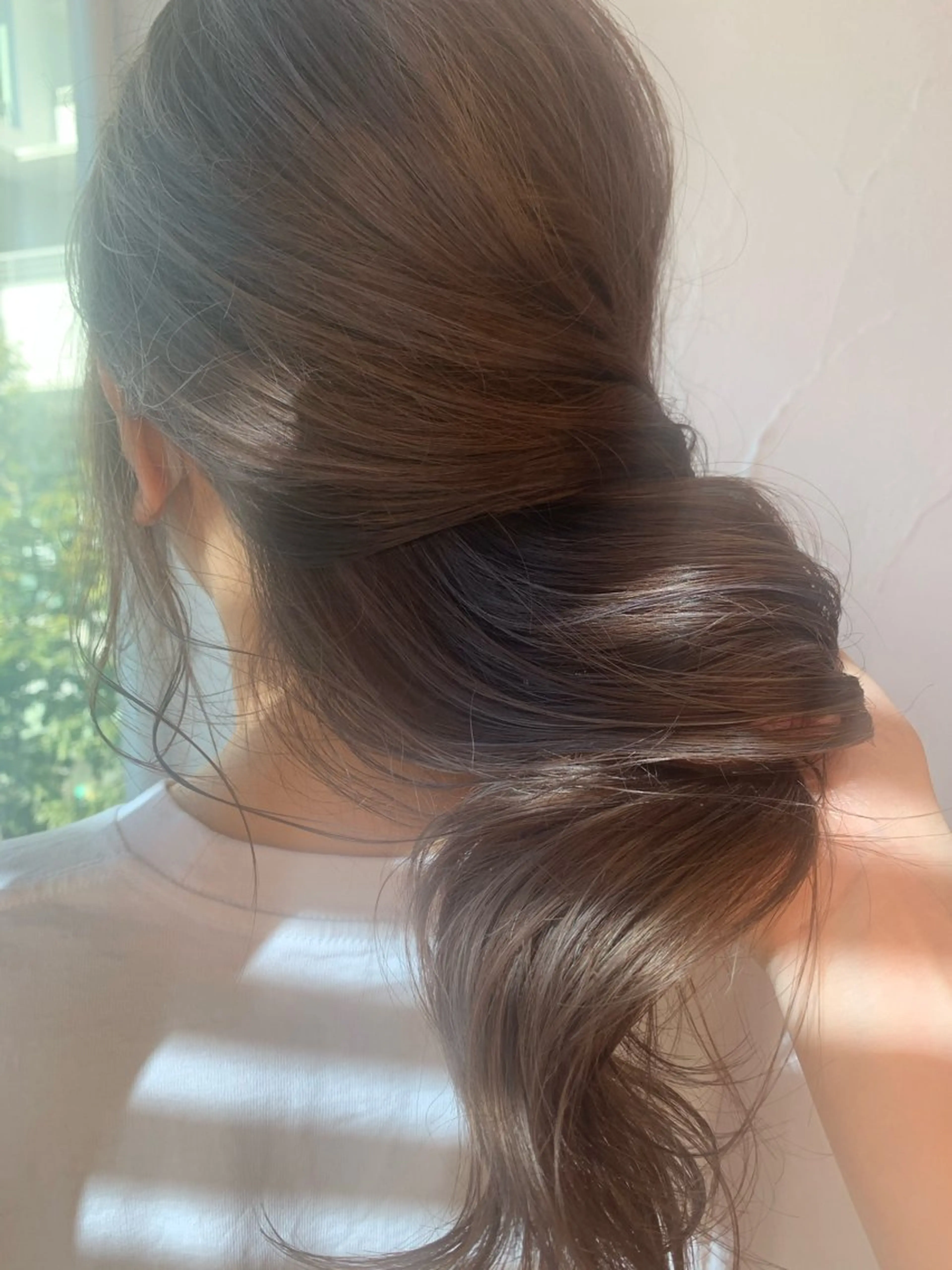 カラー カット 佐々木 郁実のヘアスタイル