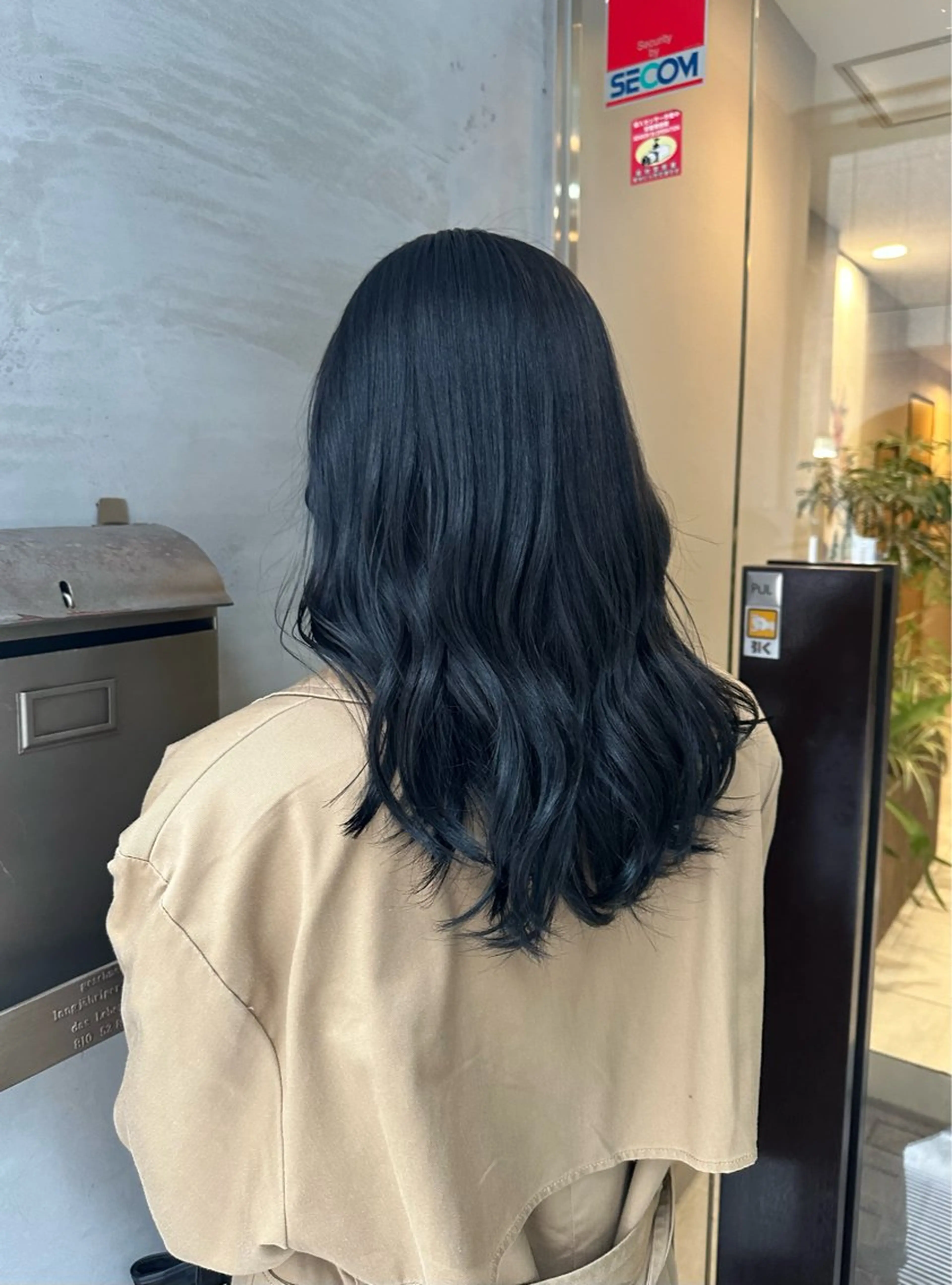 ロング カラー ブリーチ ヘアカラー トリートメント 似合わせカット🫧 吉見衣生のヘアスタイル