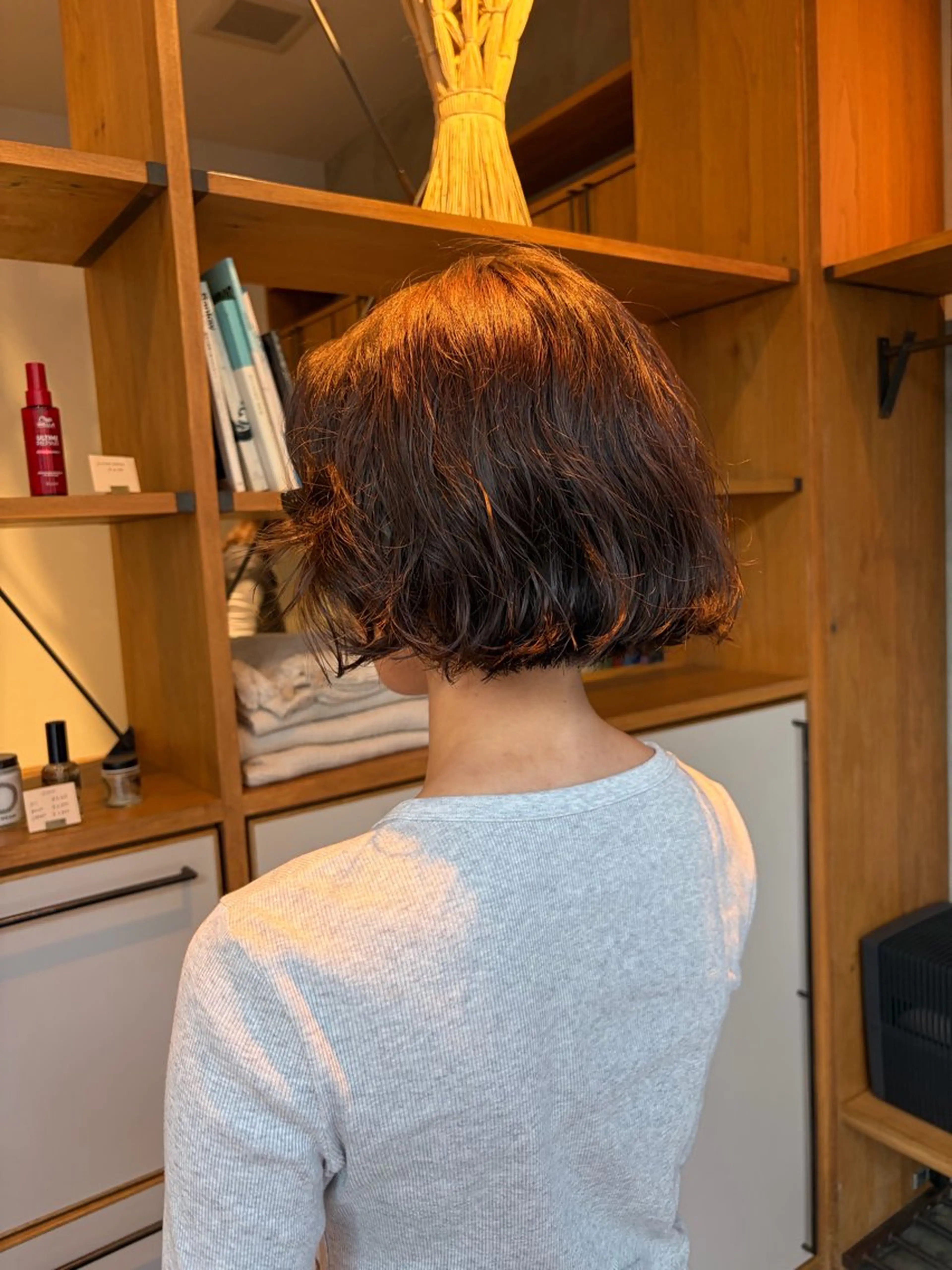 ショート ボブ カット パーマ レイヤーカット NERO加藤木麻彩のヘアスタイル