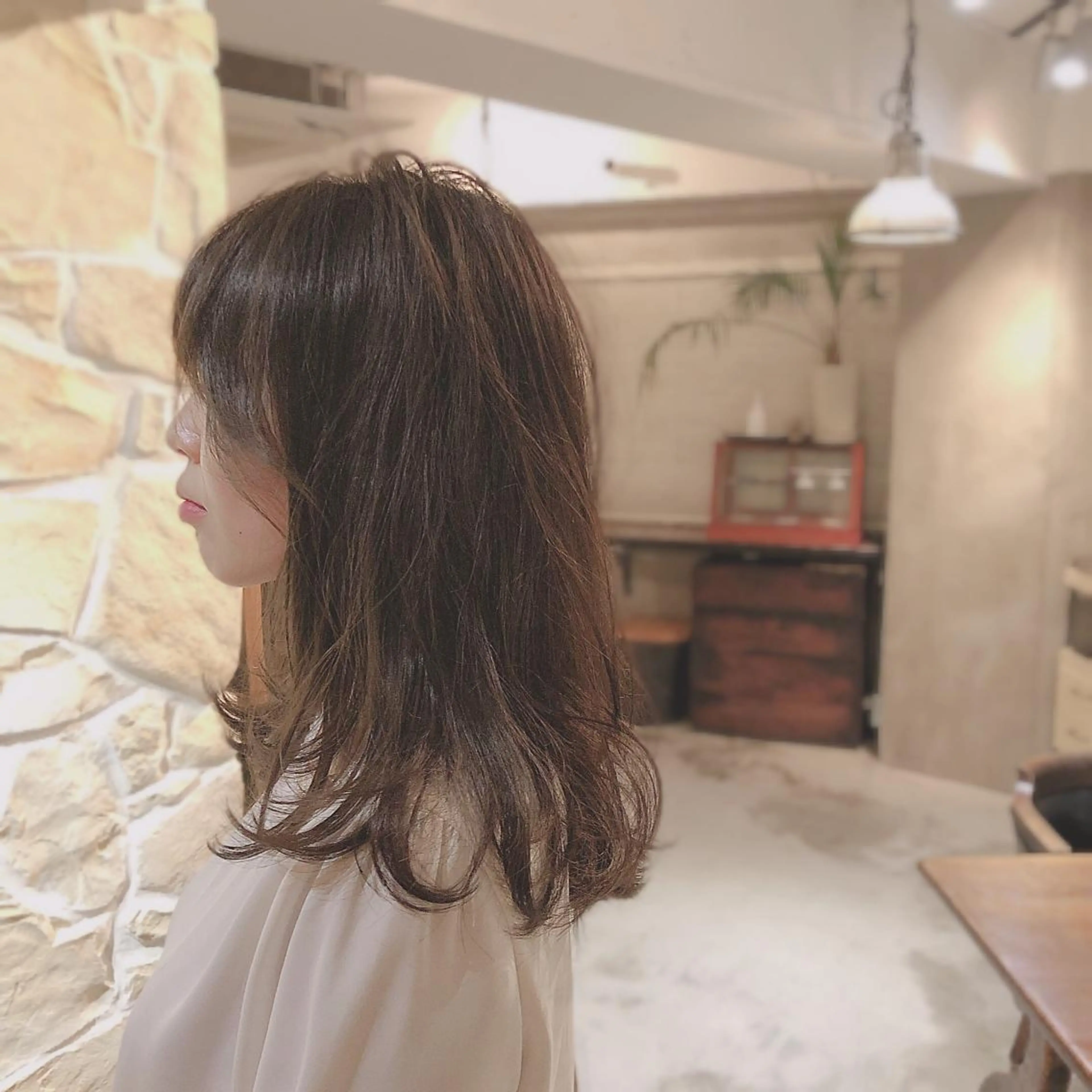 セミロング カラー ベージュカラー オリーブベージュ カット ヘアカラー トリートメント las PAVILIONのヘアスタイル