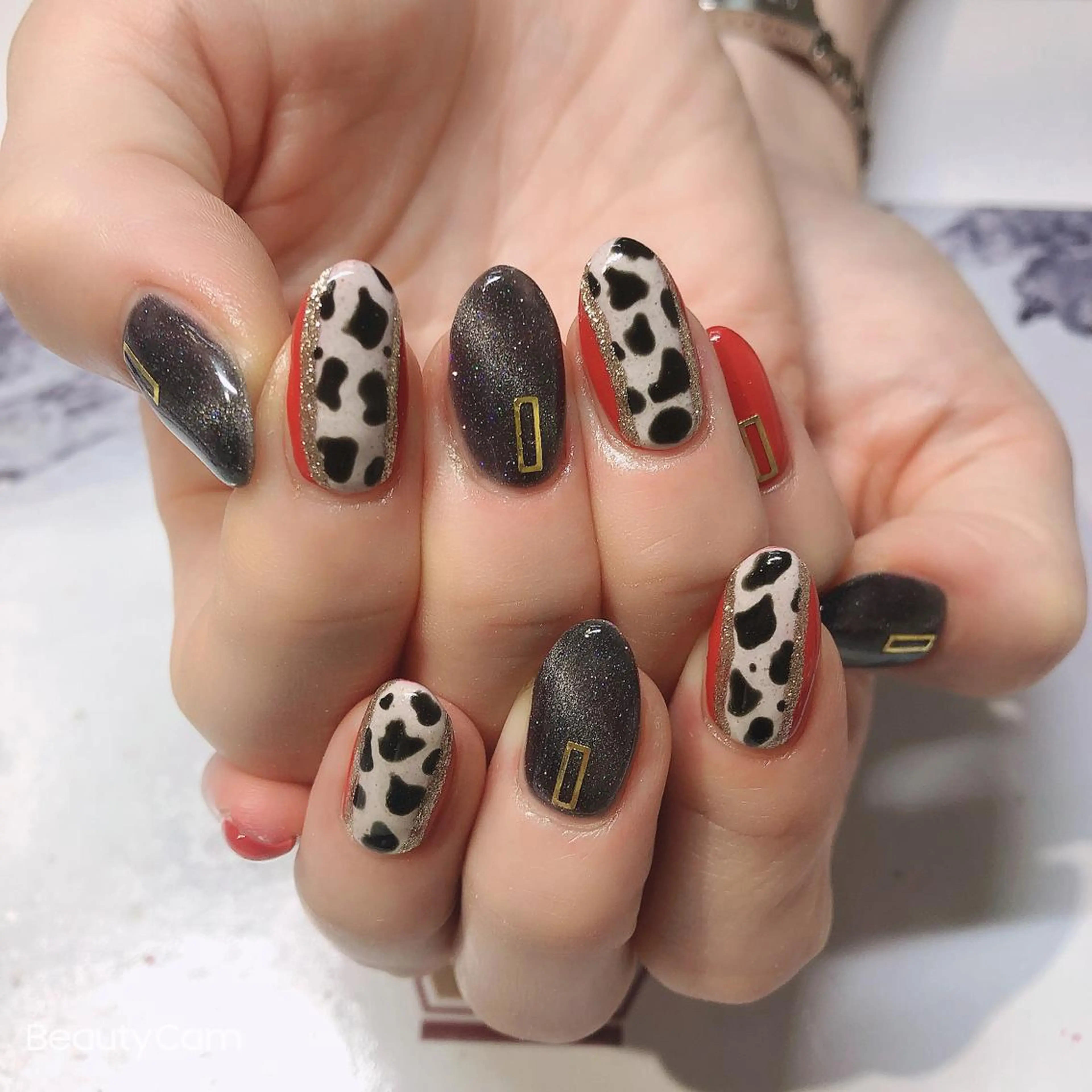 ネイル ガレンドウ 白澤 愛子のネイルデザイン