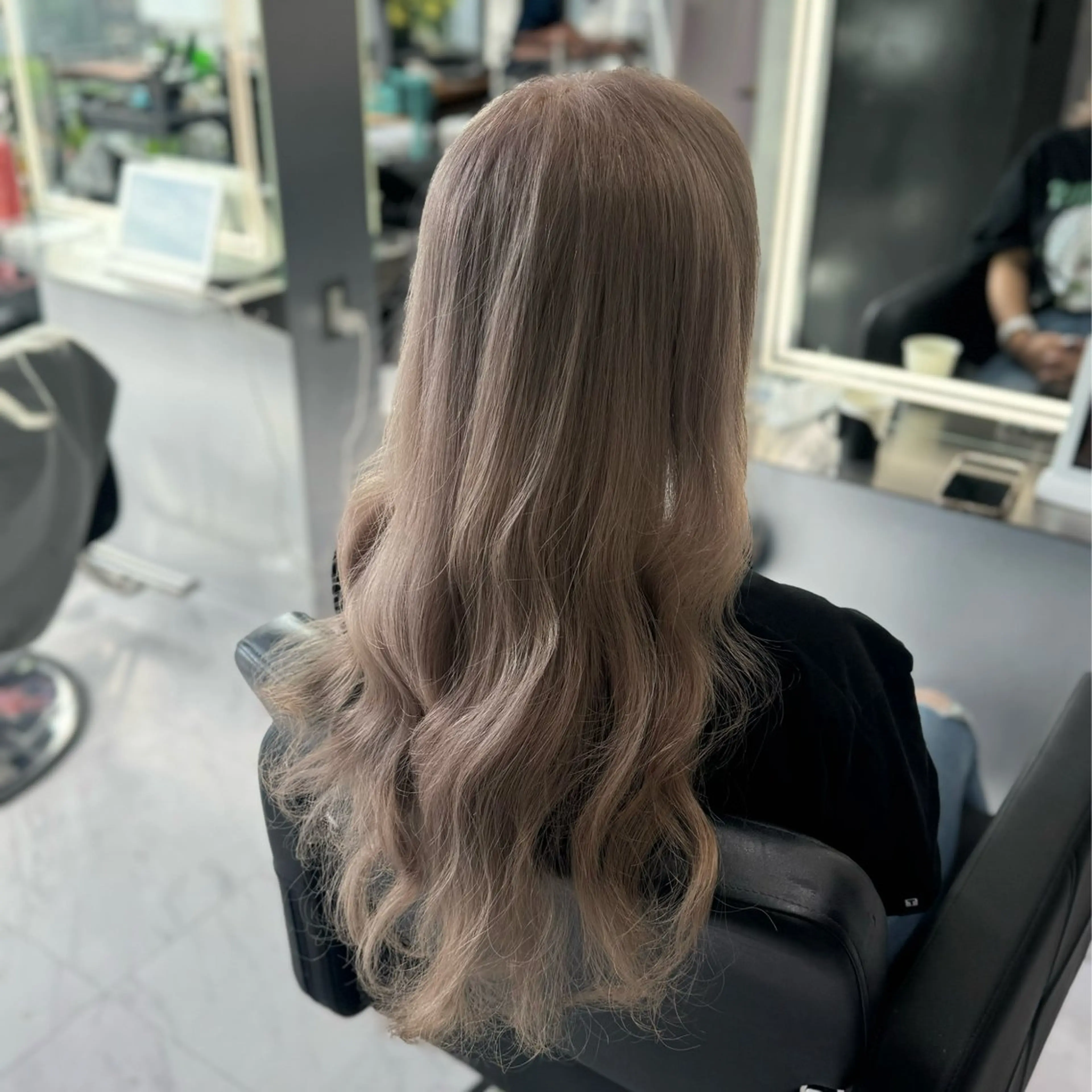 ロング ヘアカラー ❤️‍🔥シールエク ＋カラー京❤️‍🔥のヘアスタイル