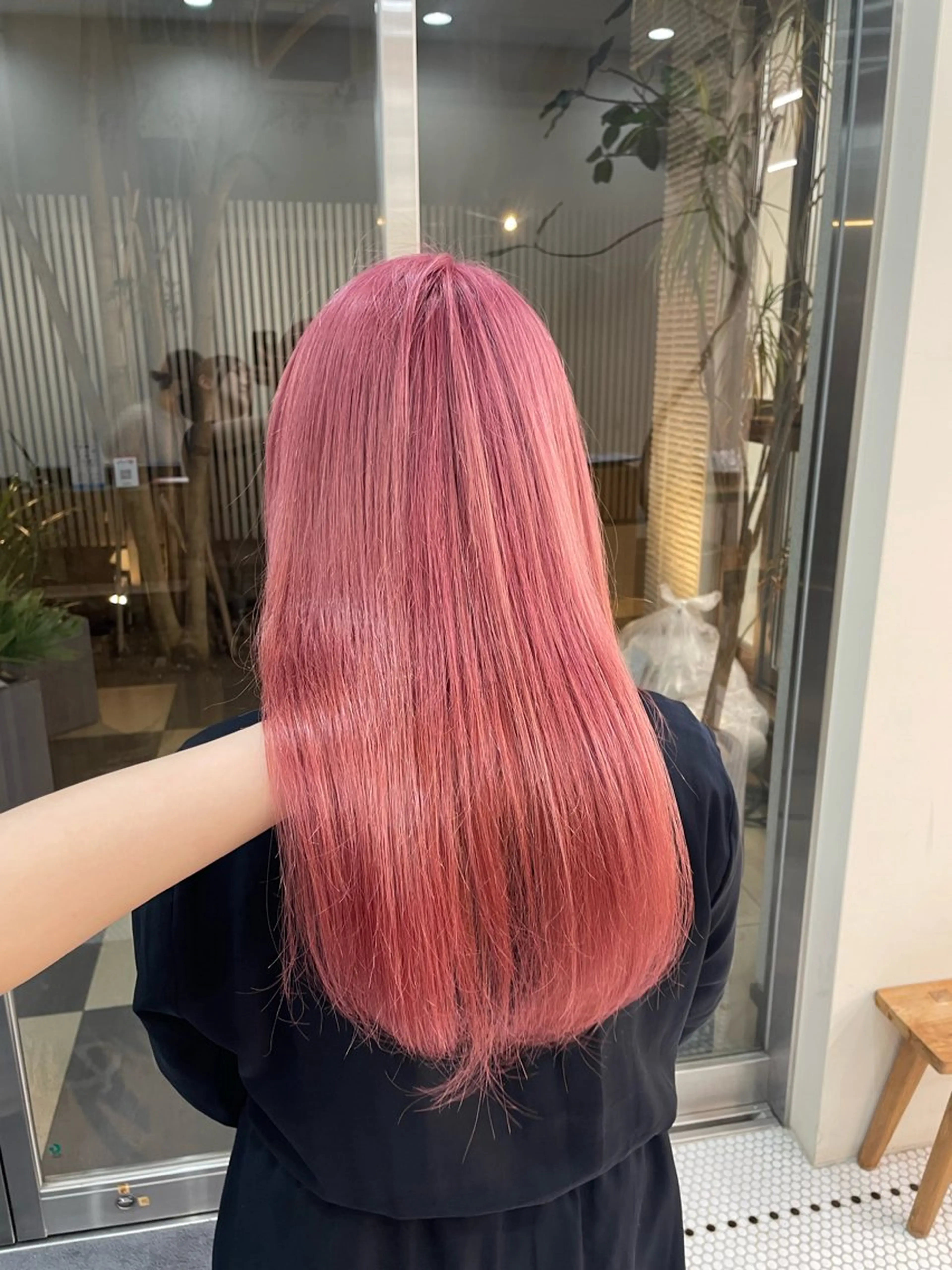 セミロング ヘアカラー レイヤーカット 🌱 ブリーチ  はるかのヘアスタイル