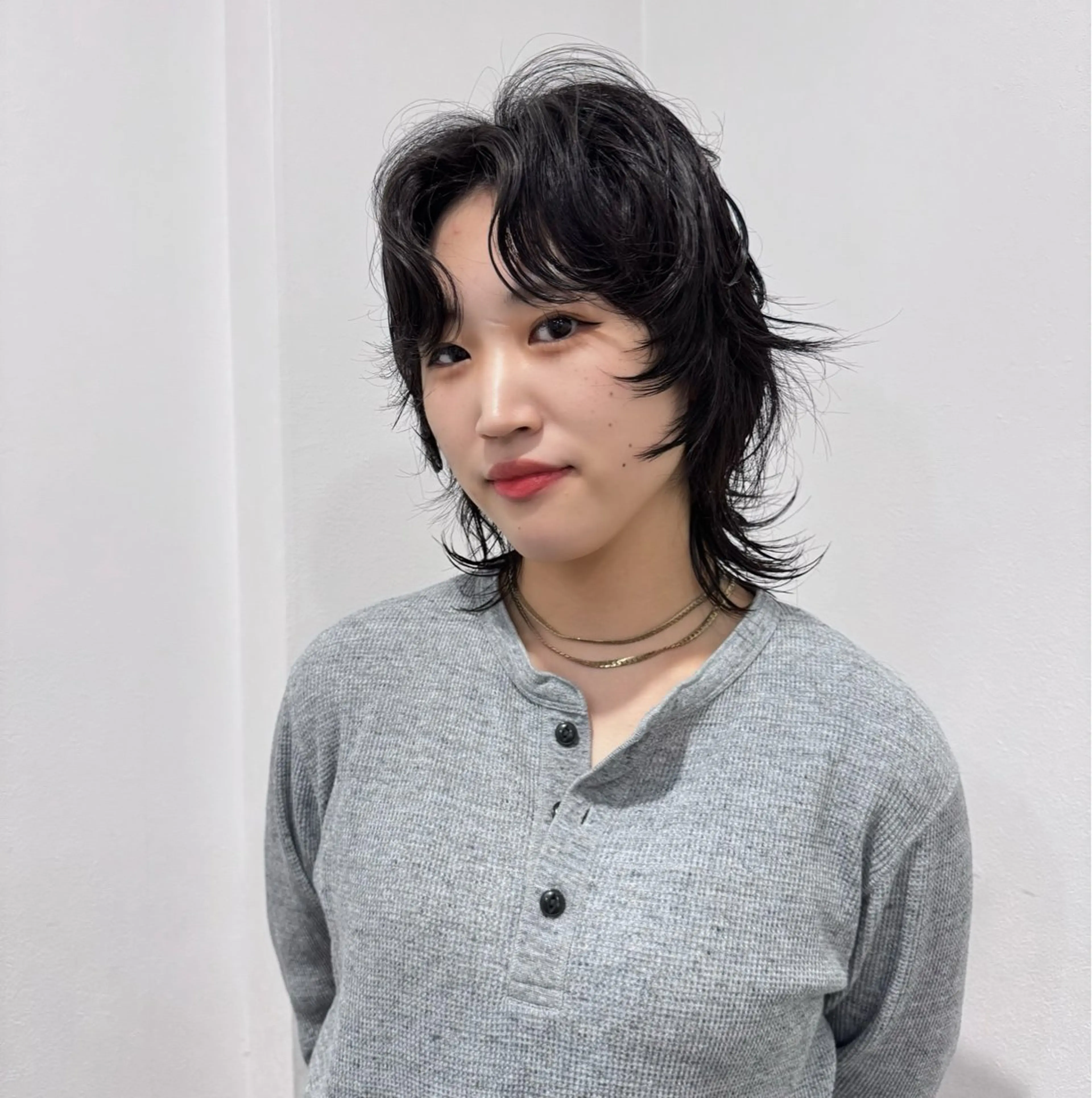 ミディアム パーマ ミディアムパーマ ウルフカット カット パーマ パーマモデル募集中 渥美翔人のヘアスタイル