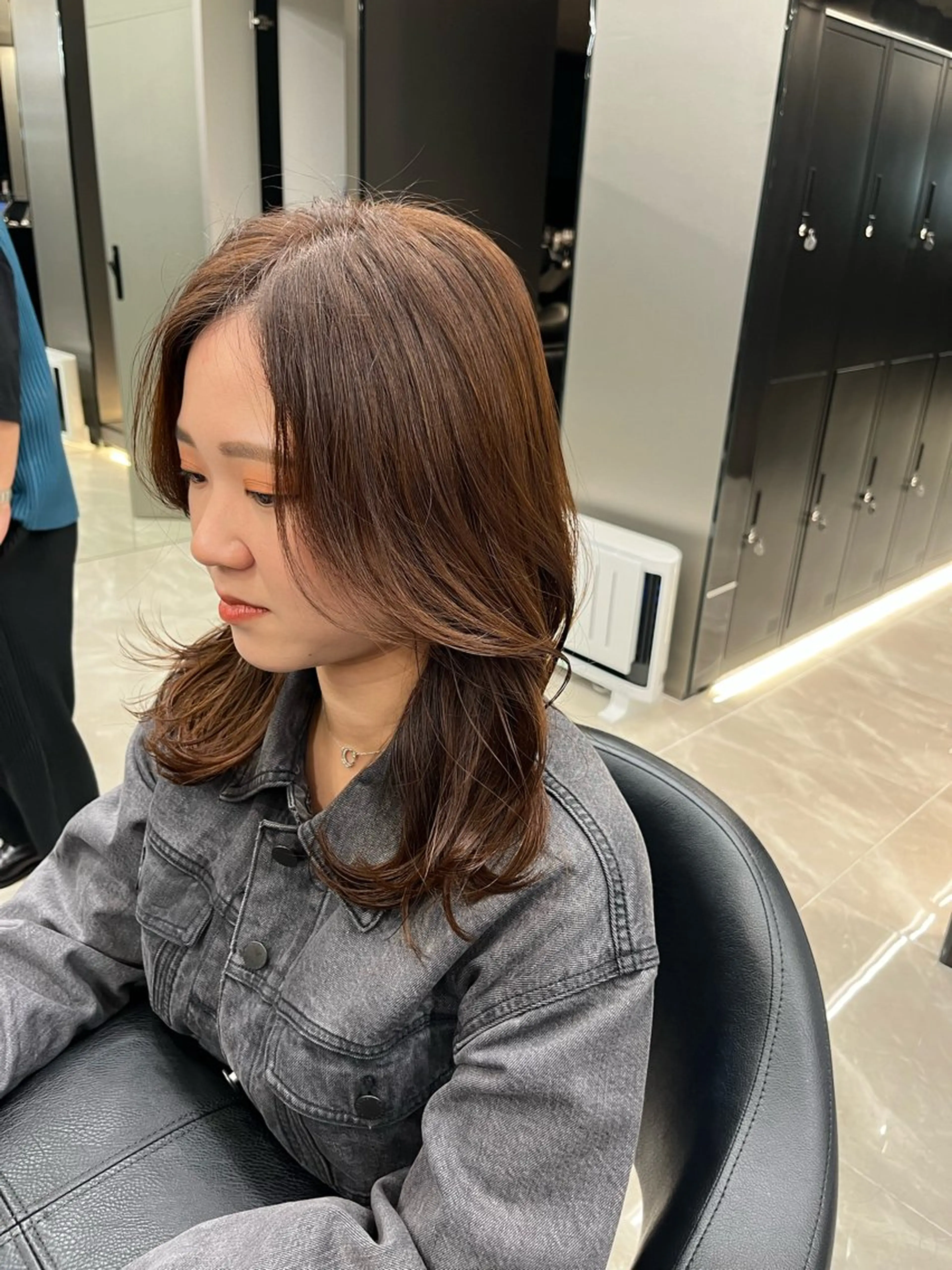 セミロング ウスイマイコ カット/ケアカラーのヘアスタイル